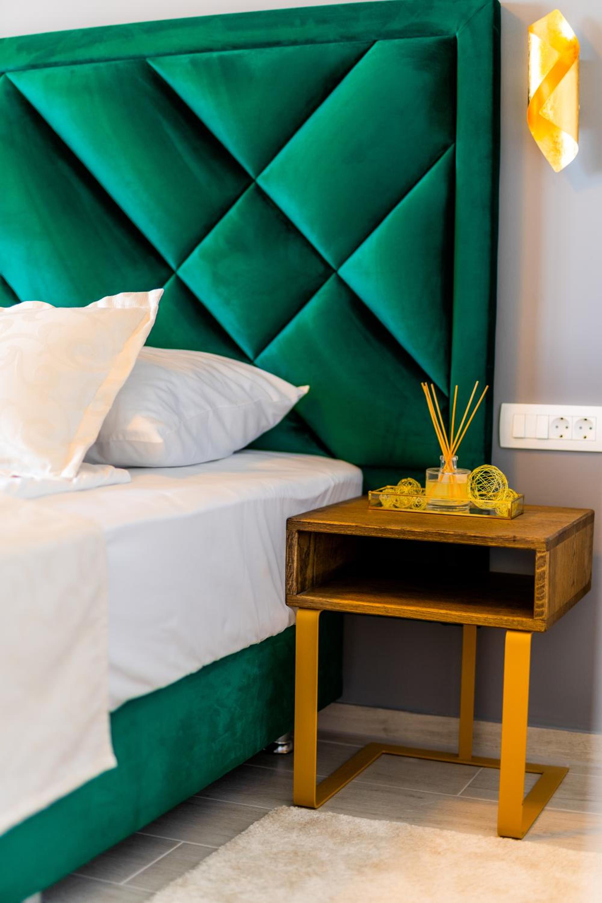 Deluxe Suite - Photo 7