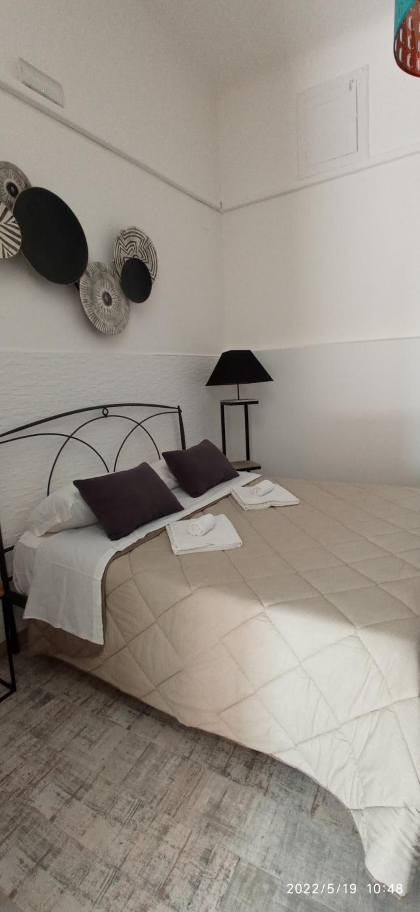 One-Bedroom Apartment - Photo 8