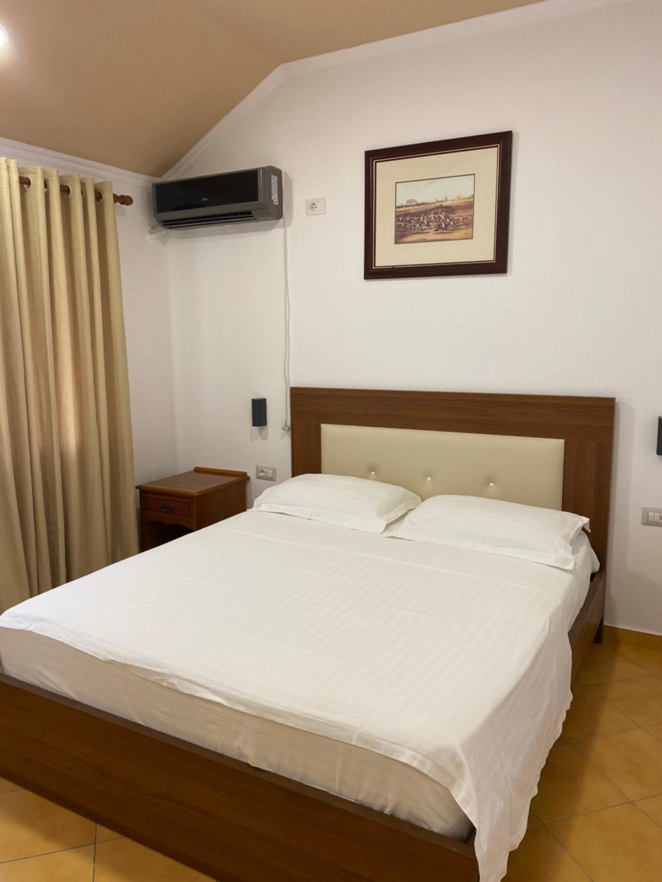 Budget Double Room photo 2