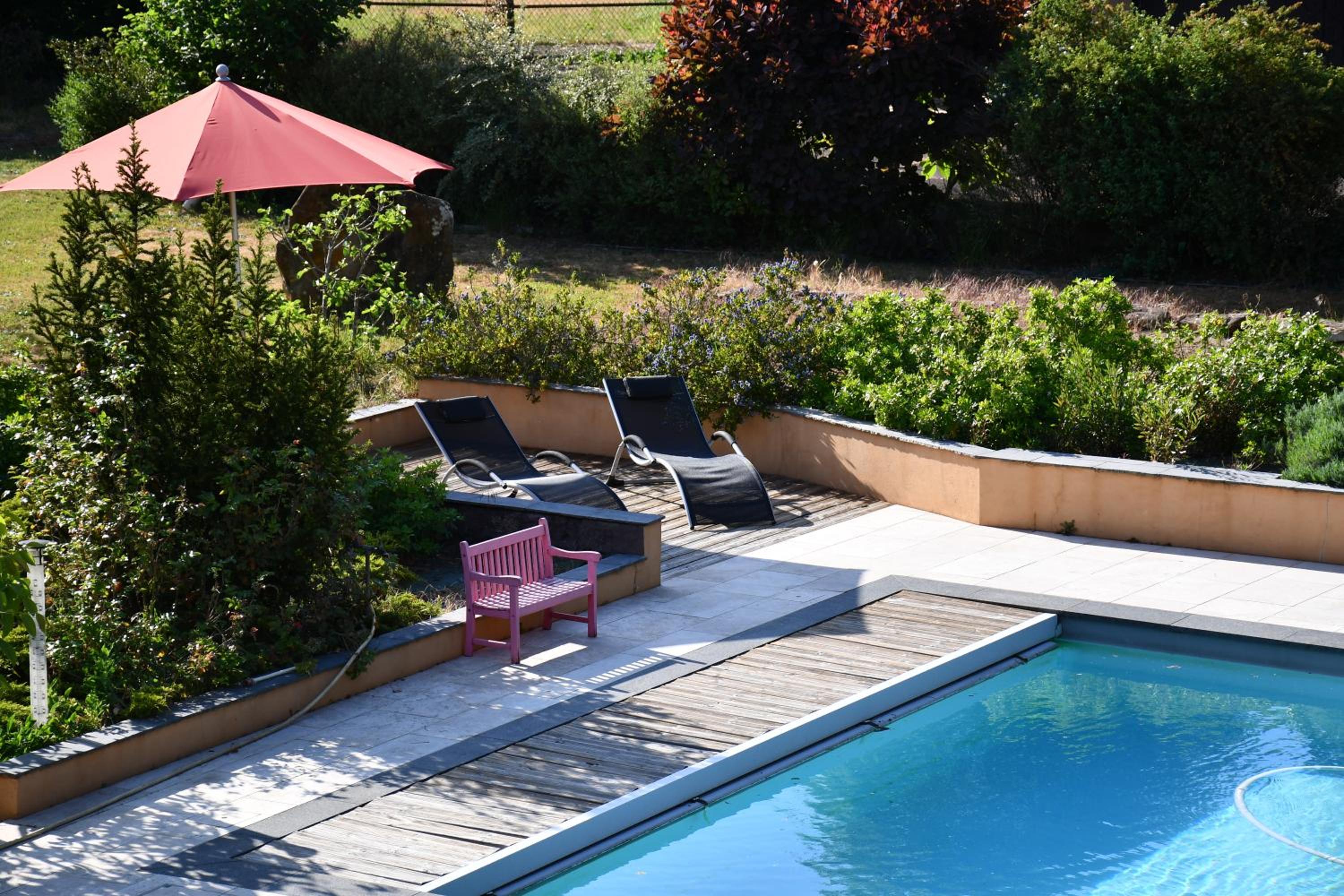 Queen Room with Pool View photo 2