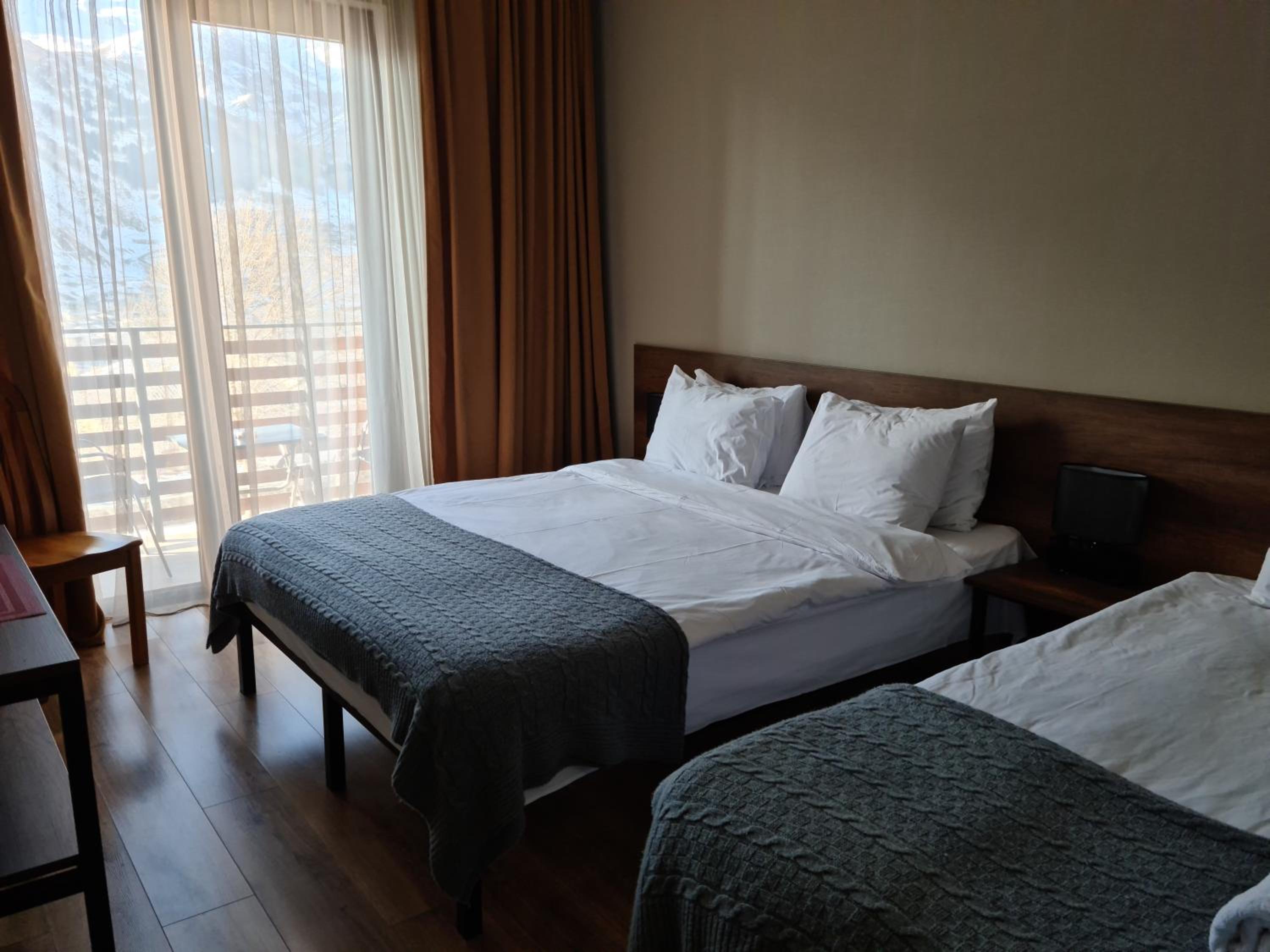 Triple Room with Mountain View