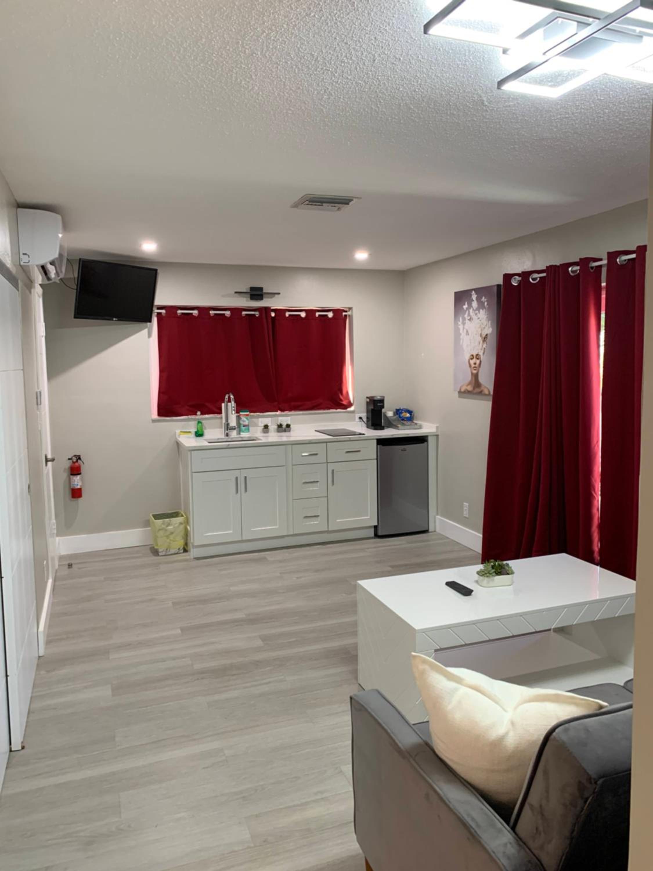 King Suite with Ocean View photo 2