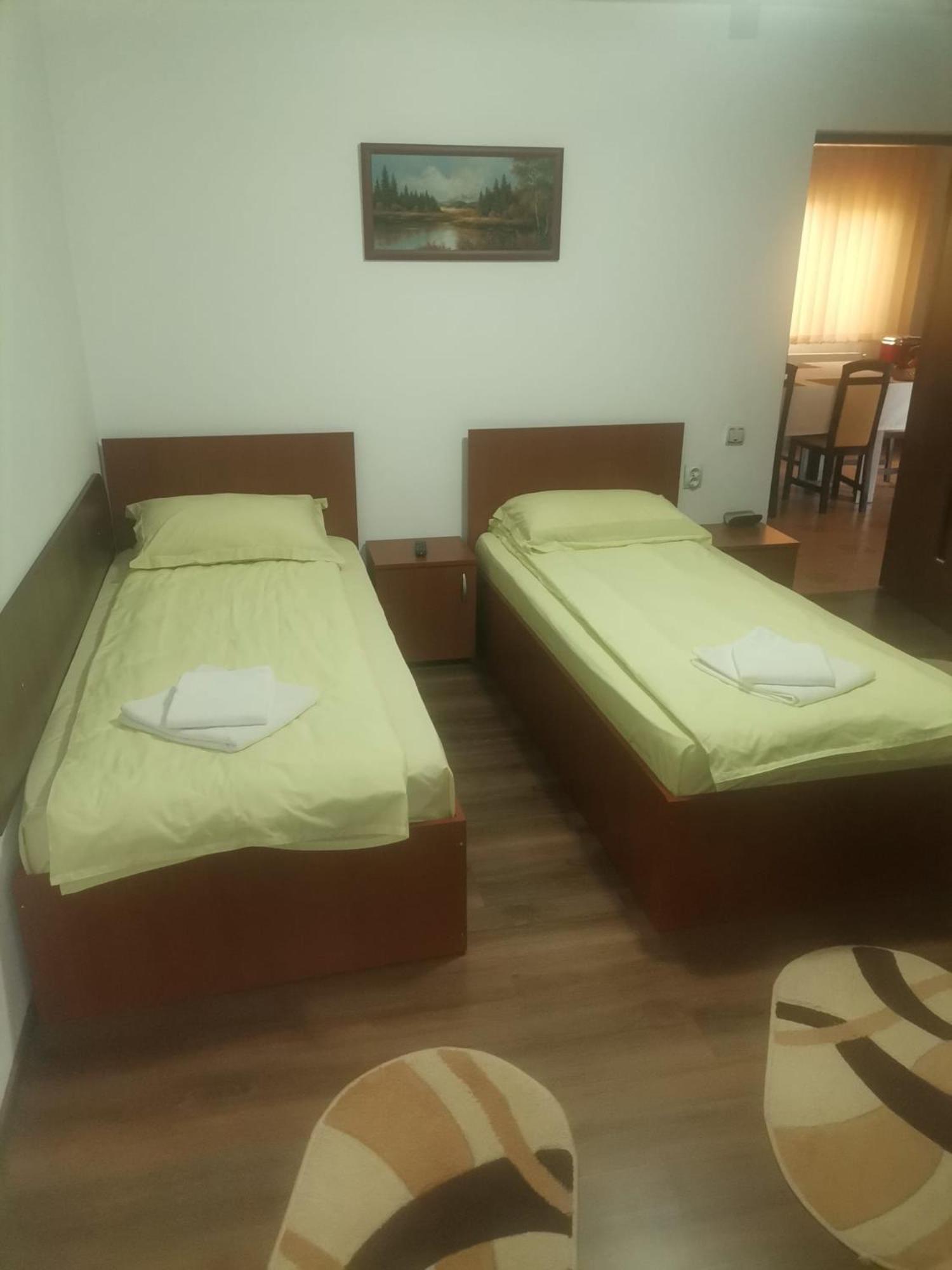Double Room - Photo 2