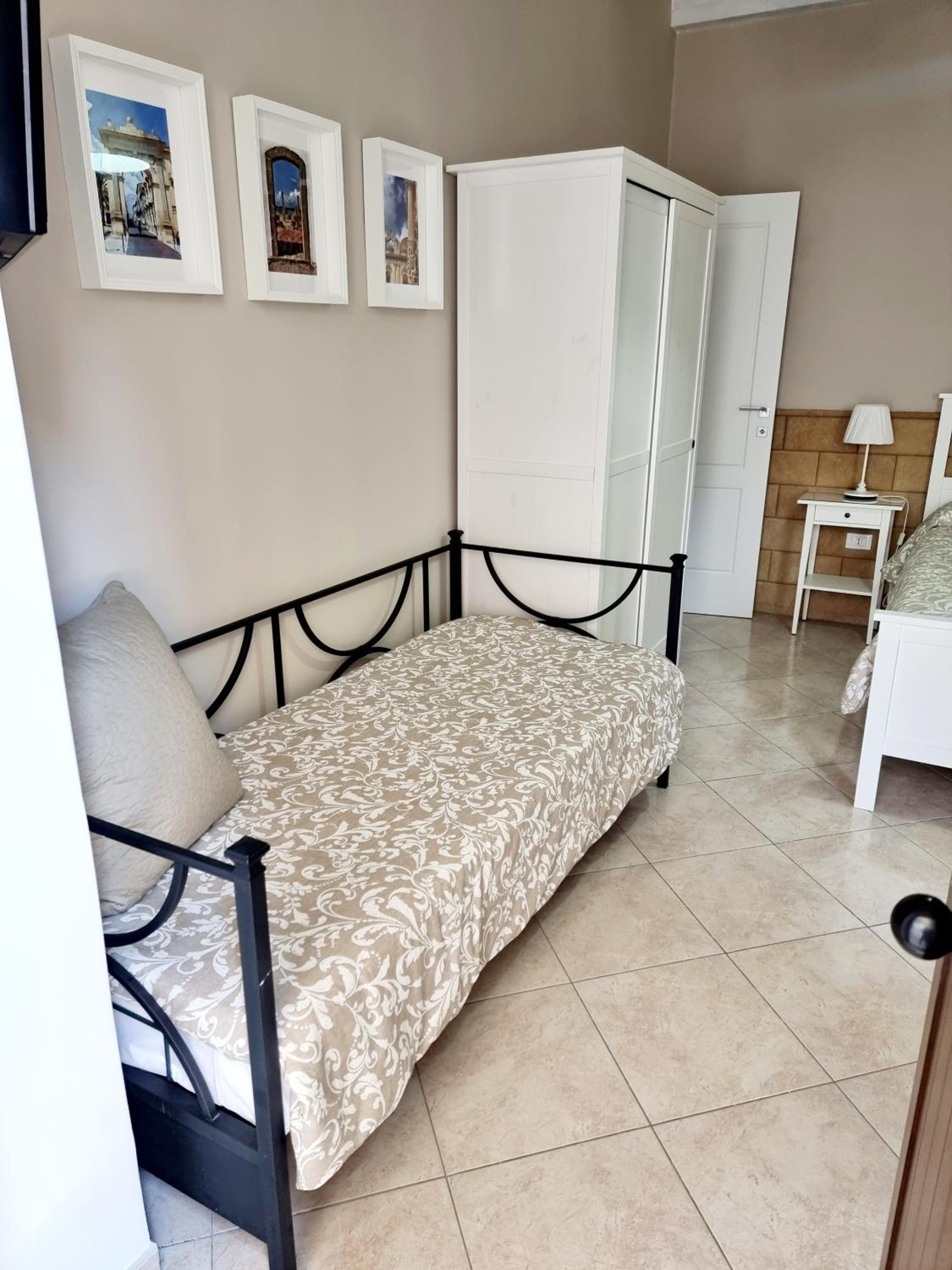 Triple Room with Private Bathroom photo 2