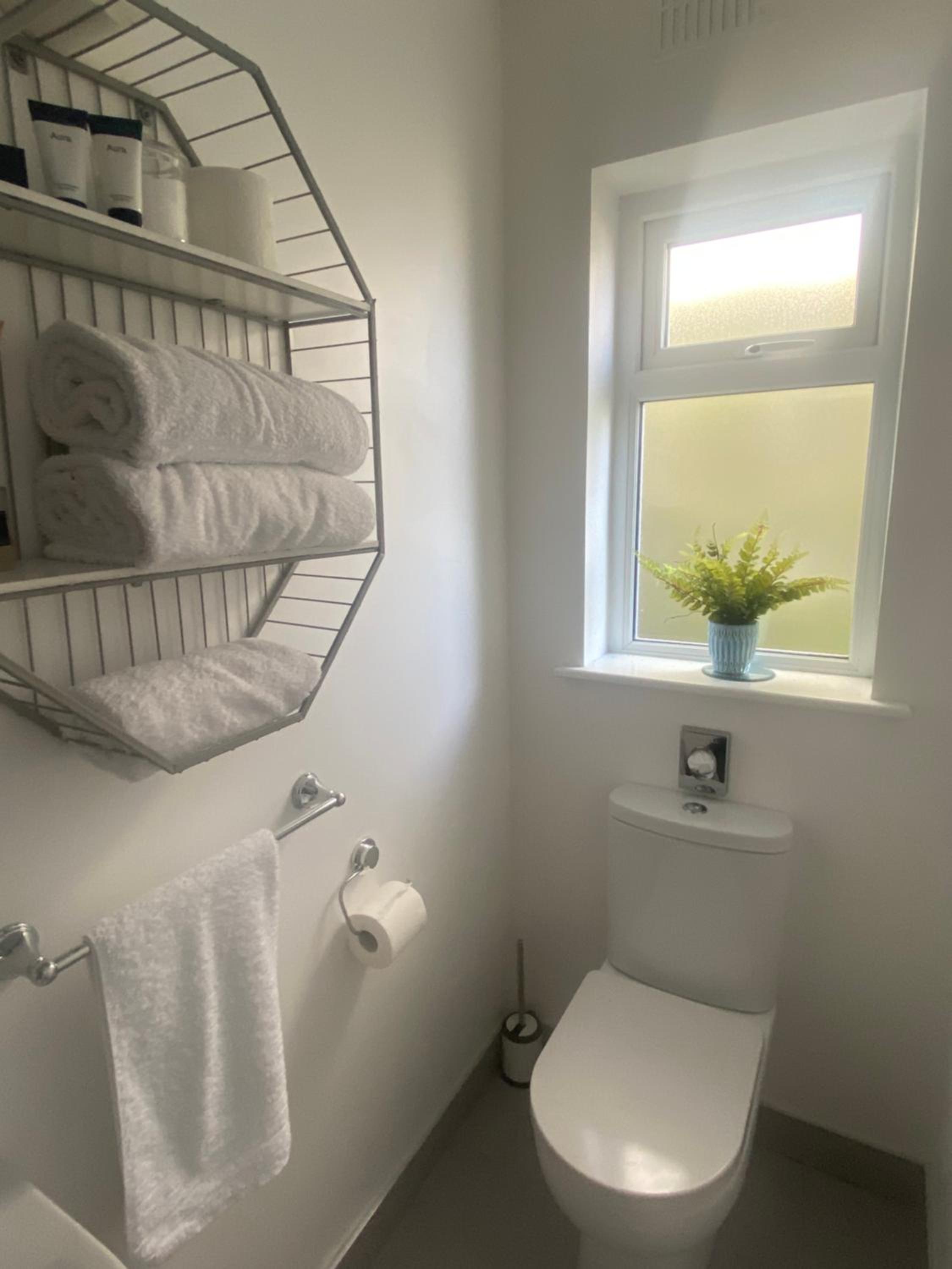 Triple Room with Private Bathroom - Photo 3