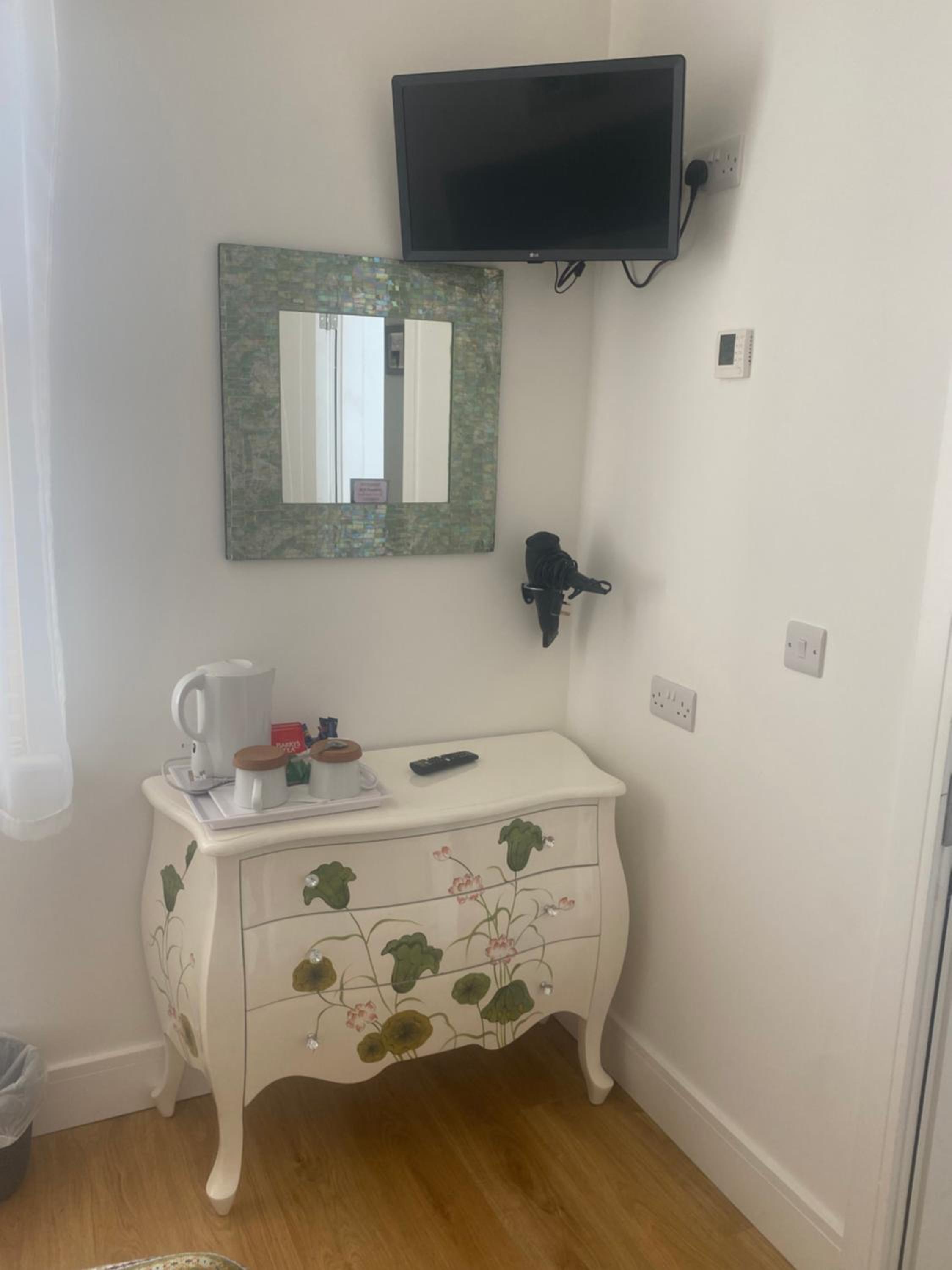 Double Room - Disability Access - Photo 7