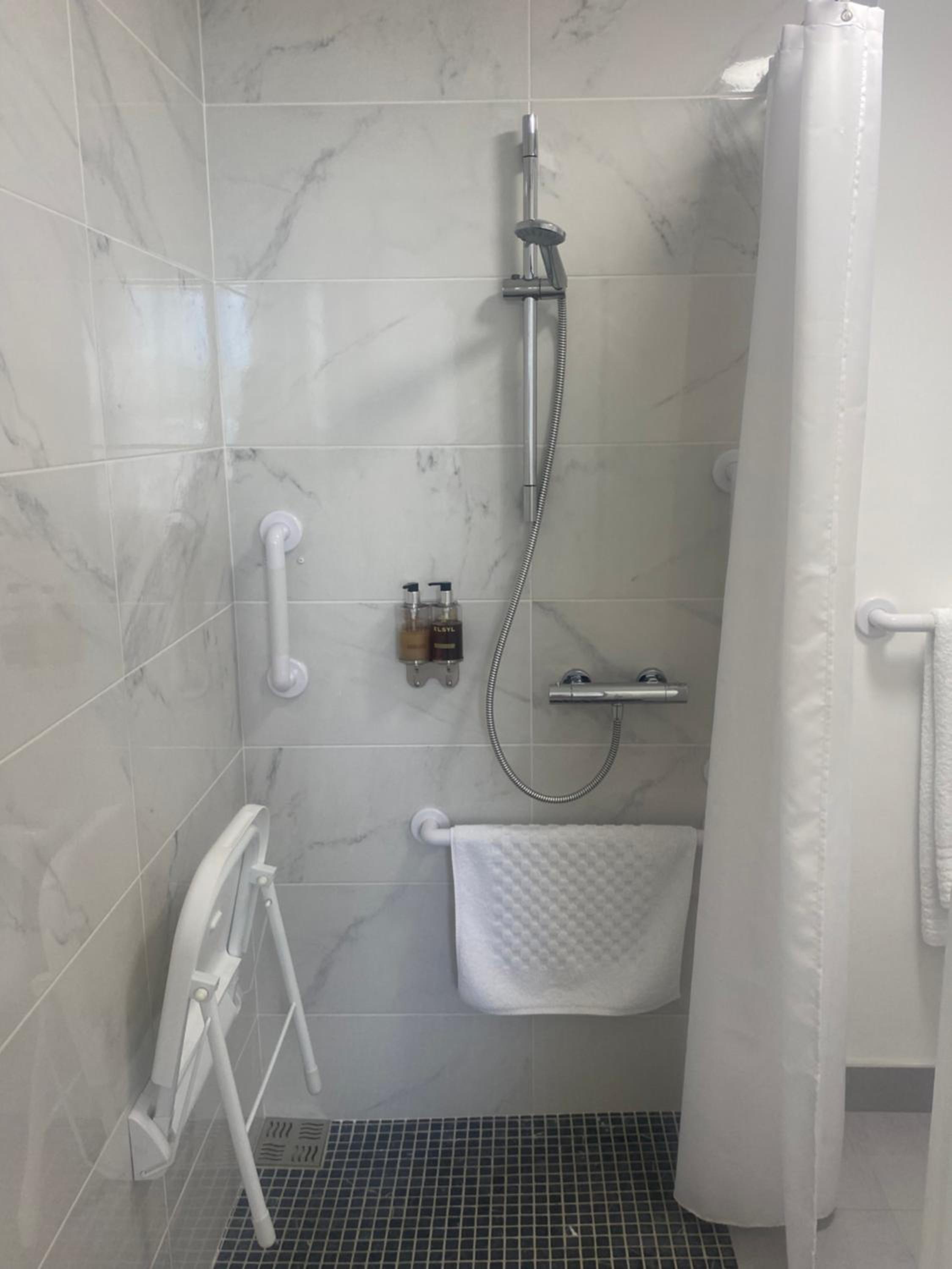 Double Room - Disability Access - Photo 5