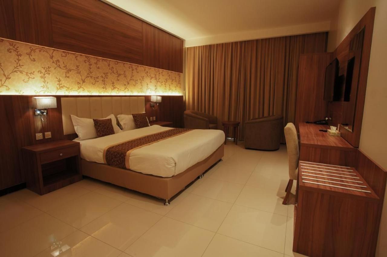 Superior King Room photo 2