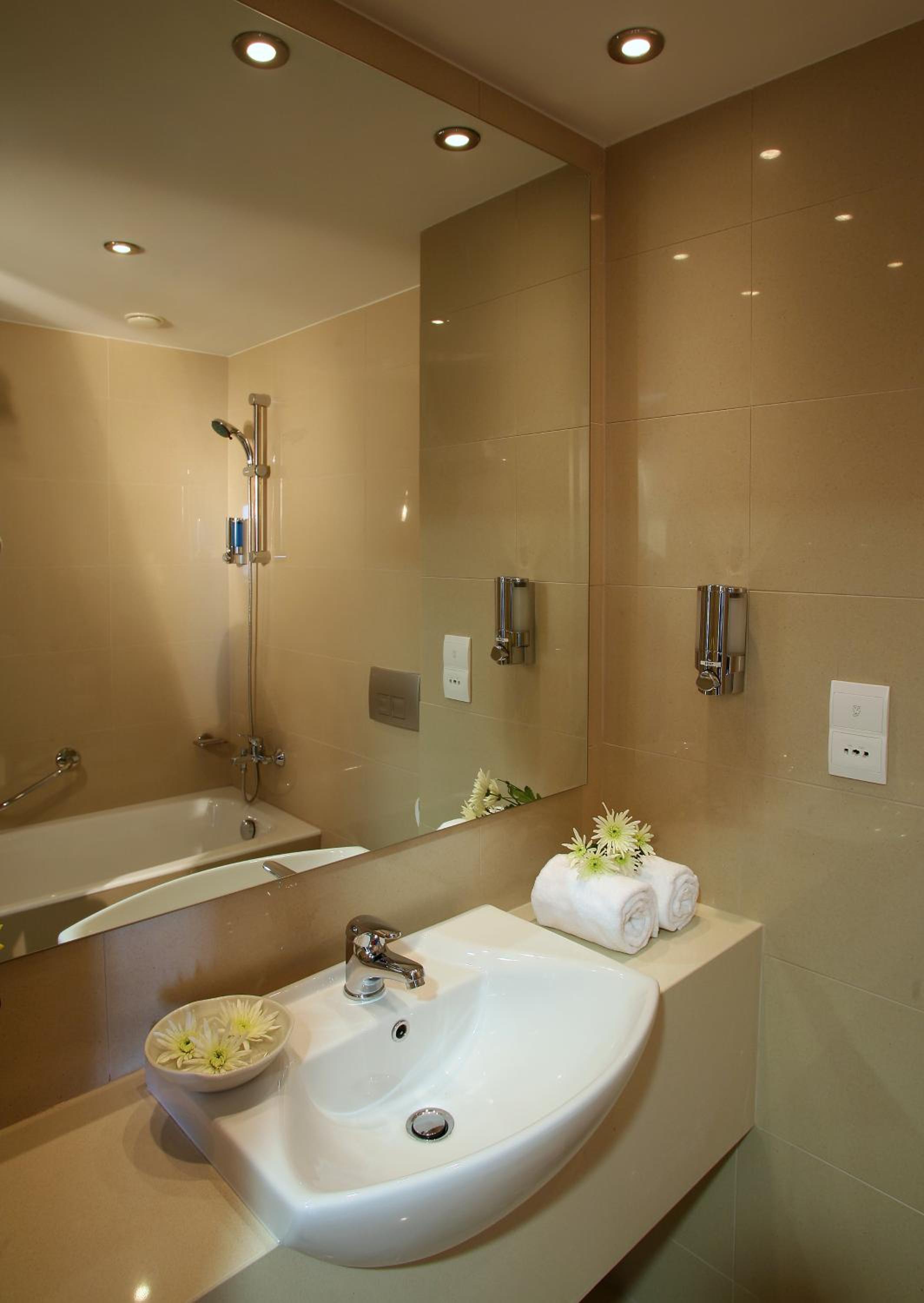 Double or Twin Room - Photo 4