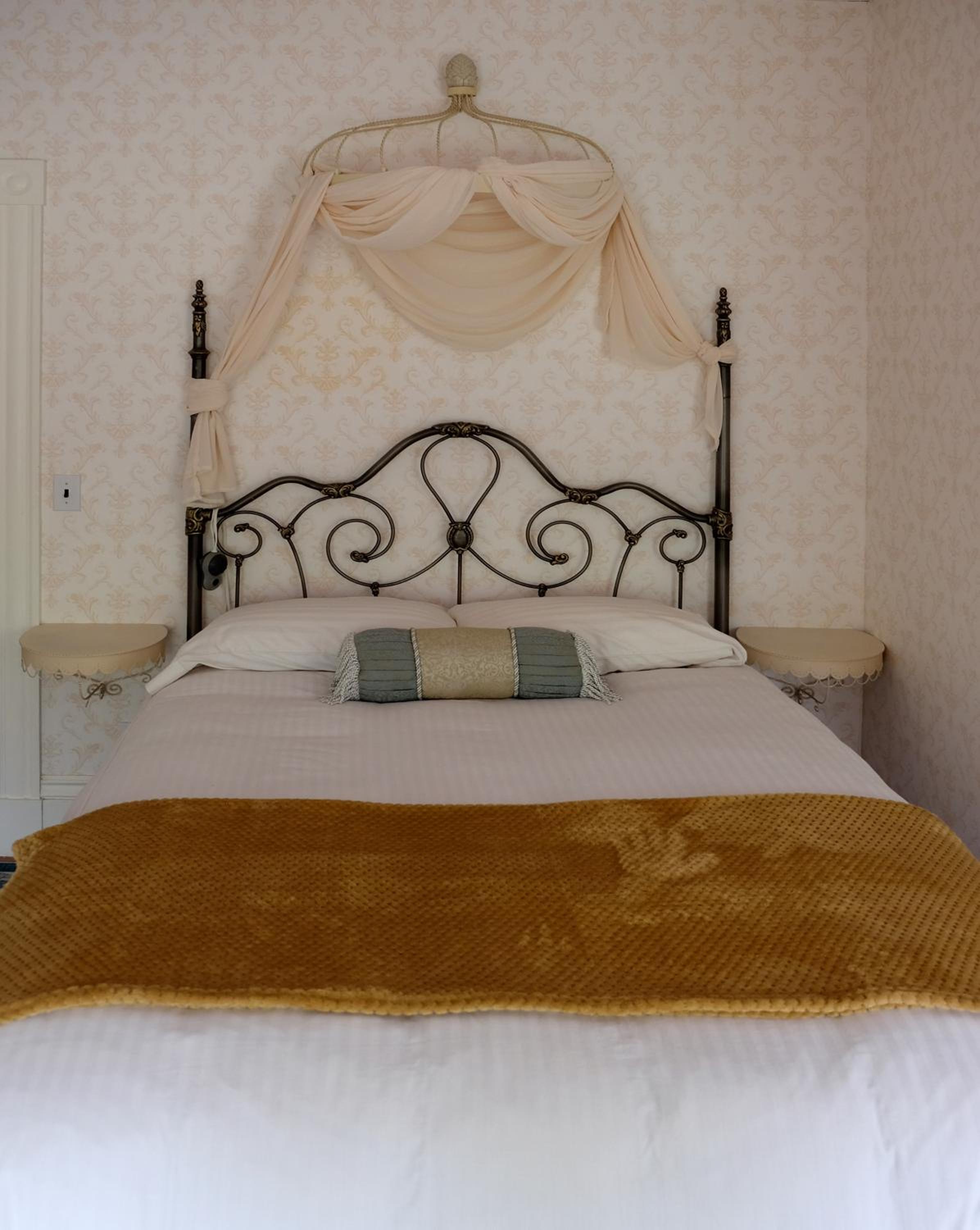 Deluxe Double Room with Bath photo 1
