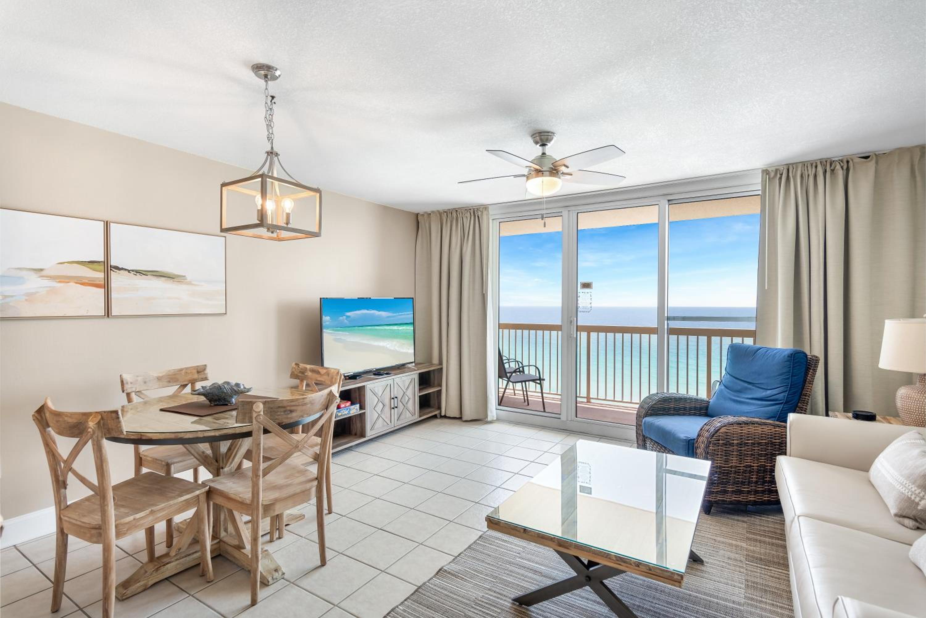 One-Bedroom Apartment with Sea View and Balcony photo 1