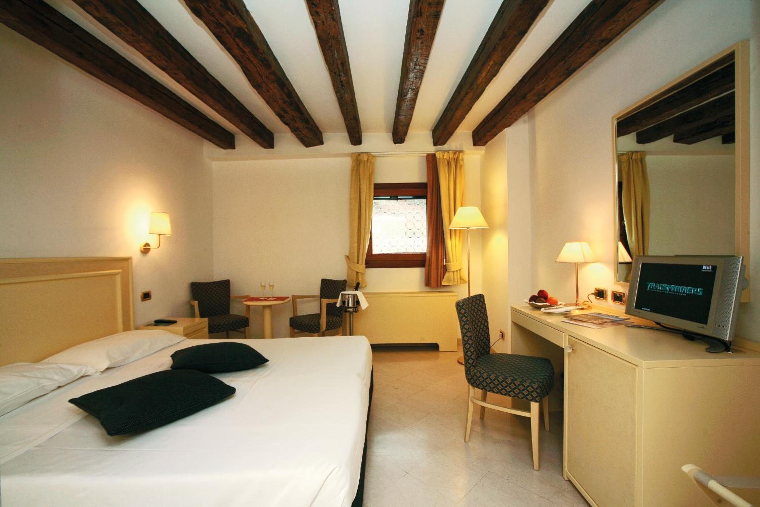 Classic Double or Twin Room photo 1