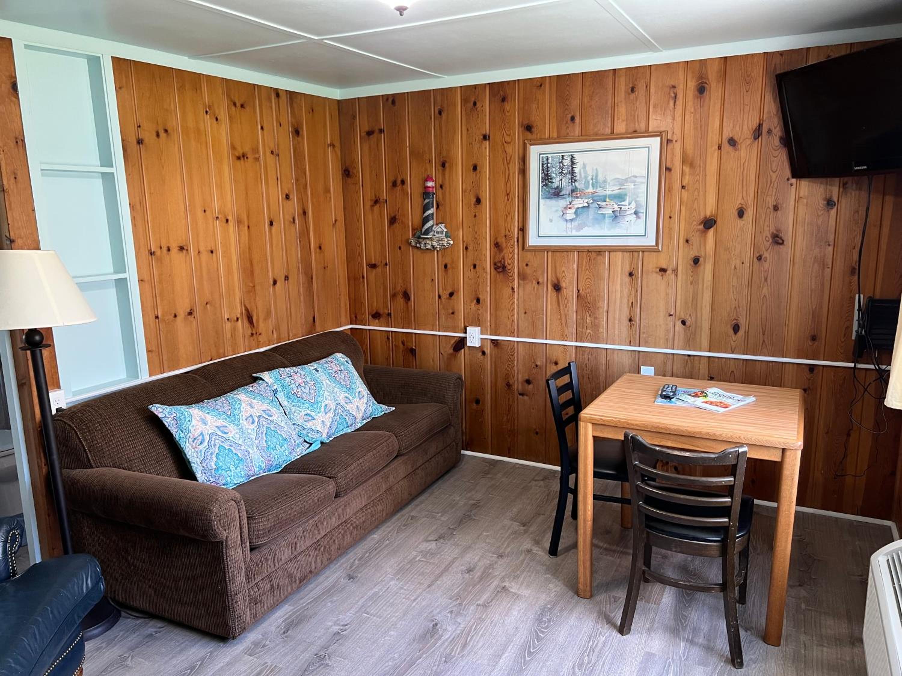 One-Bedroom Cottage Lakeside