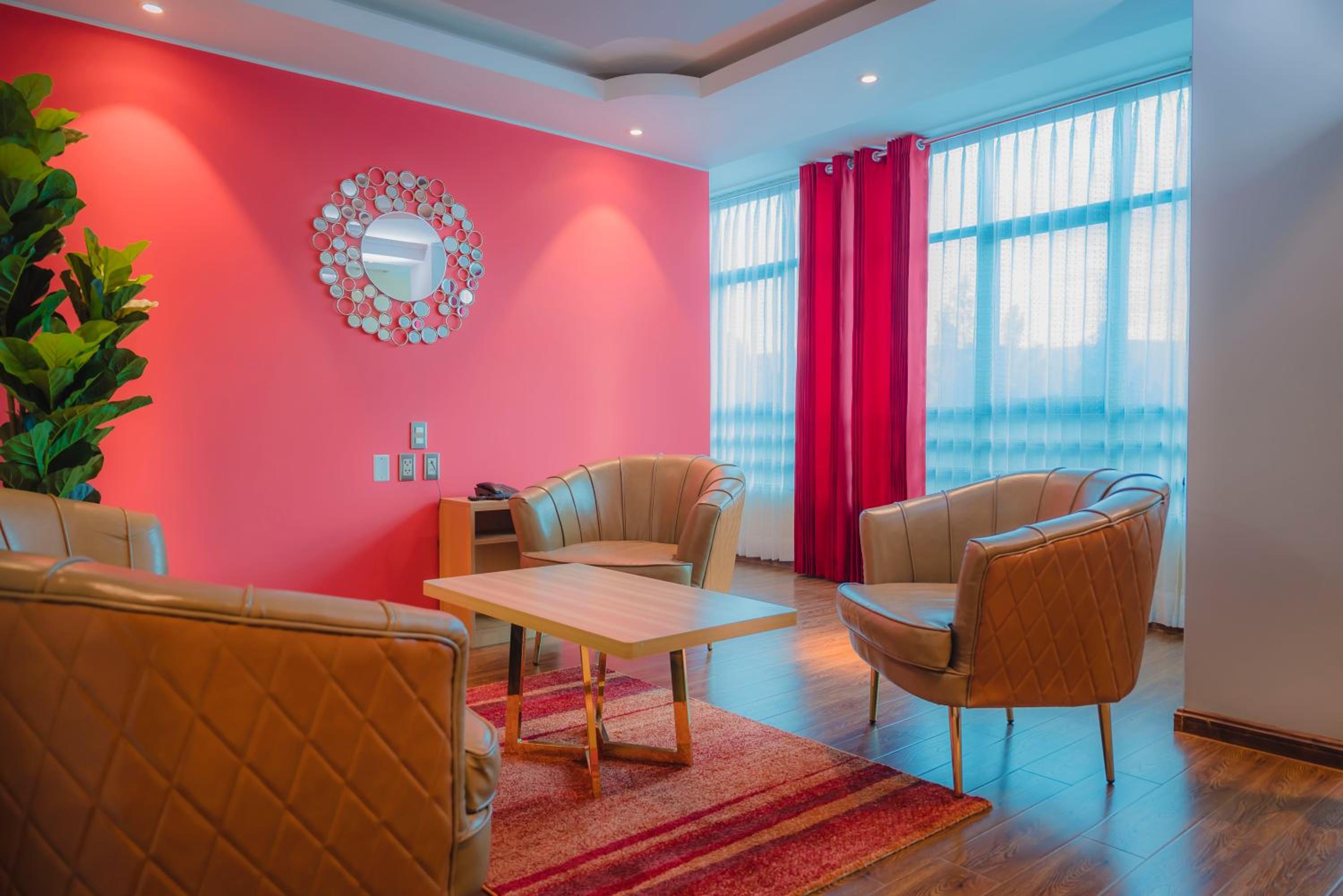 Deluxe Suite photo 2