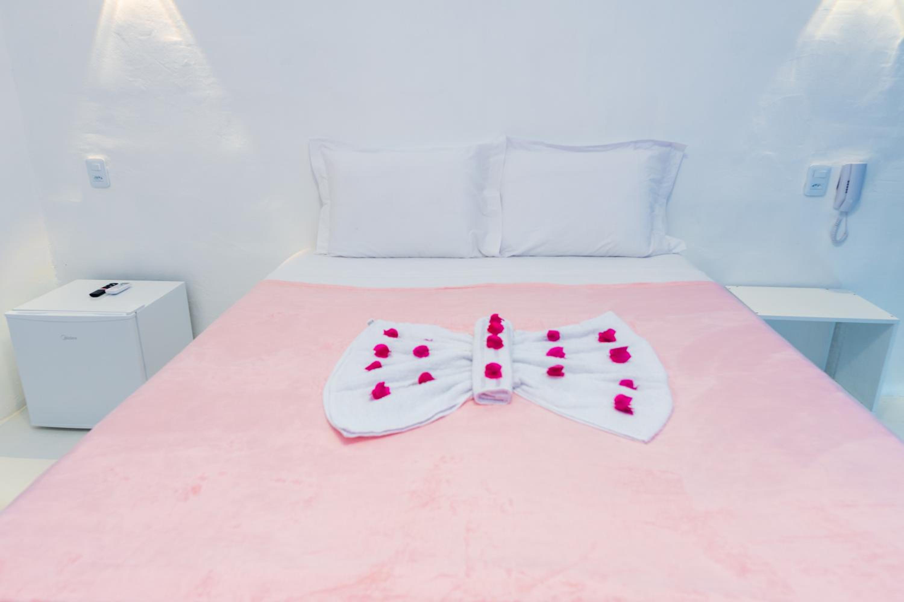 Deluxe Room - Photo 7