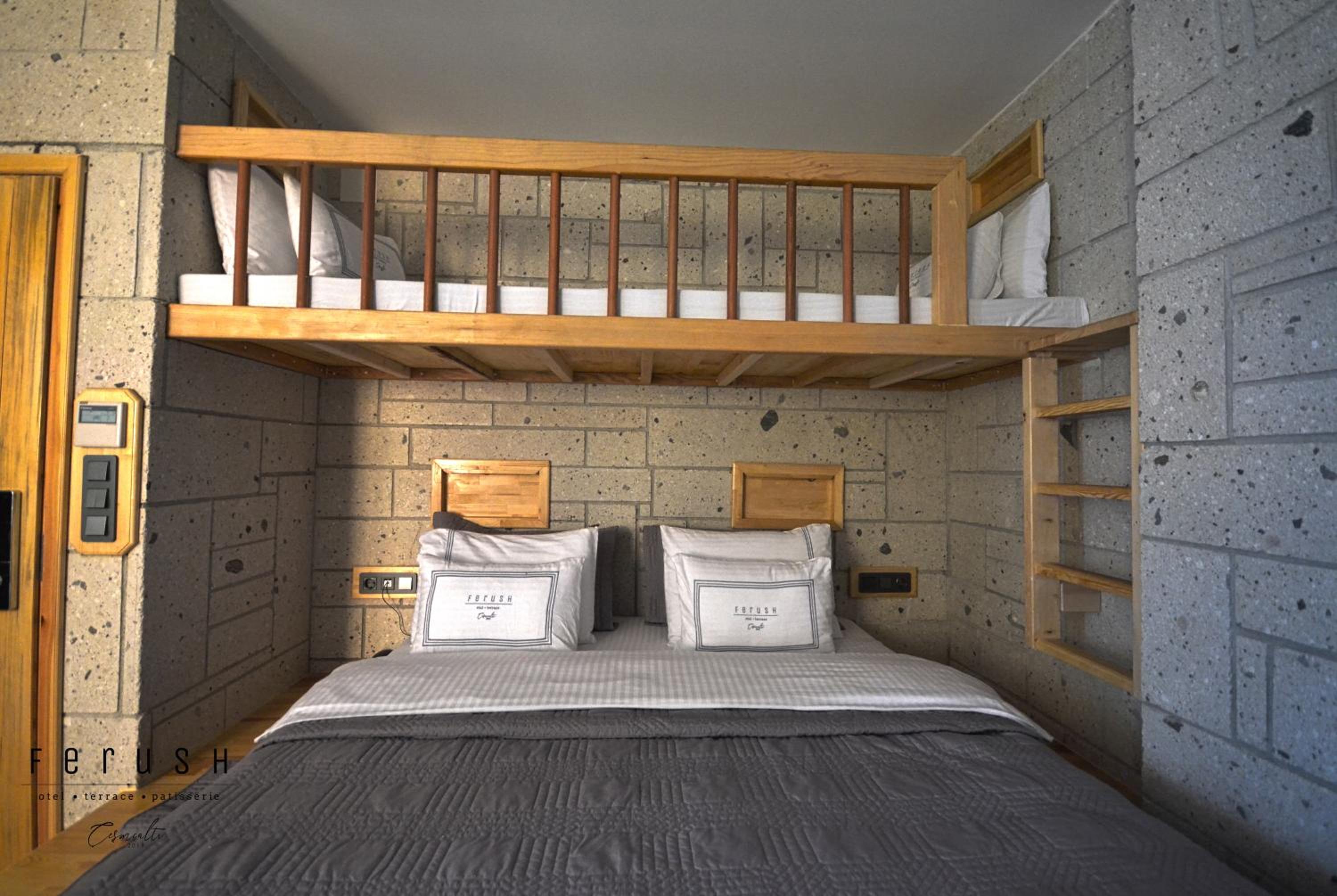 Family Room with Sauna - Photo 3