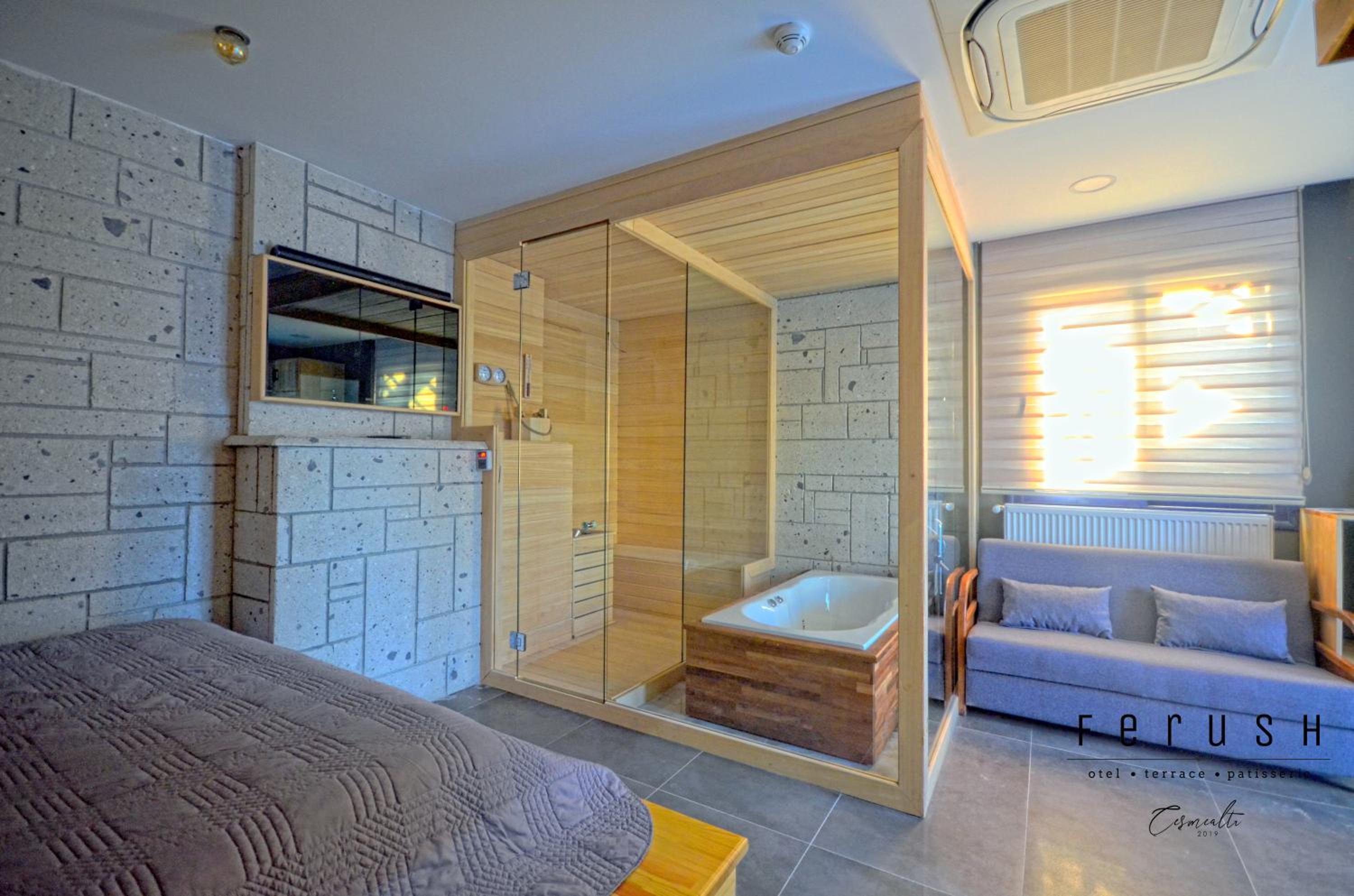 Family Room with Sauna - Photo 2