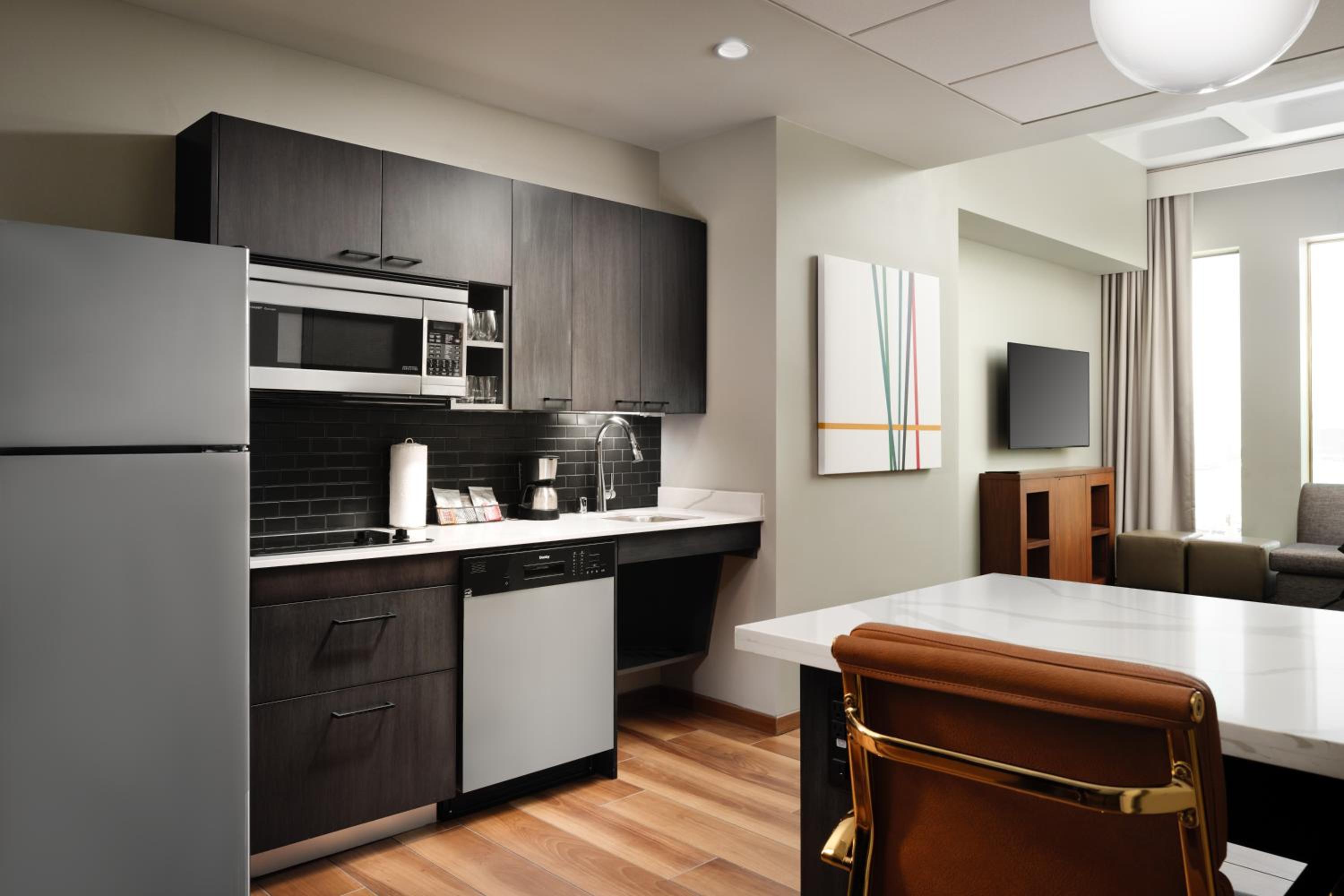 King Studio Suite With Kitchen