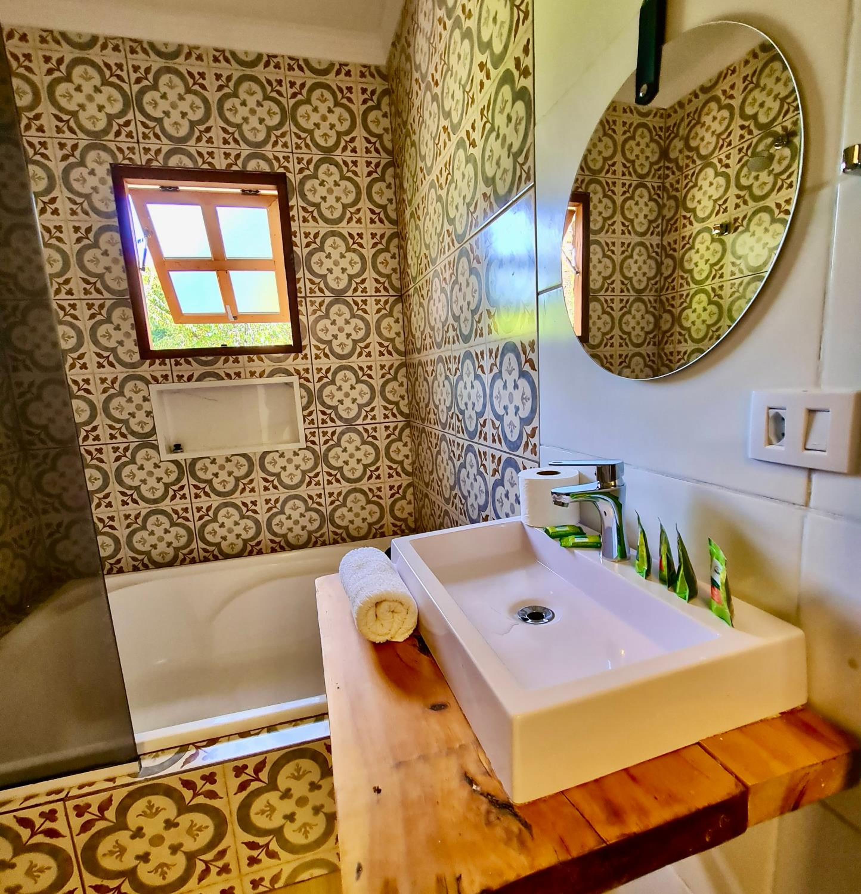 Double Room with Spa Bath photo 2