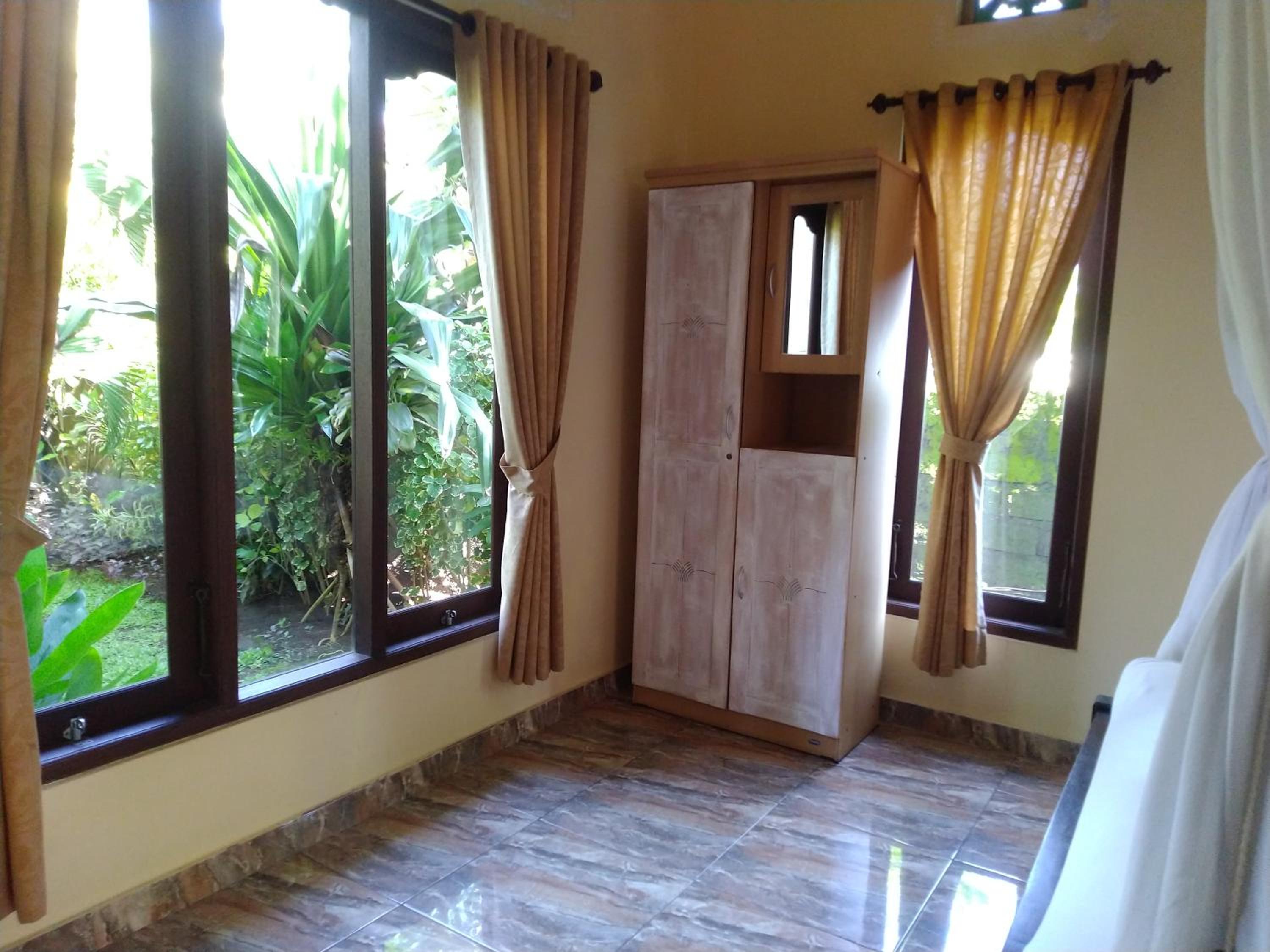Budget Double Room - Photo 19