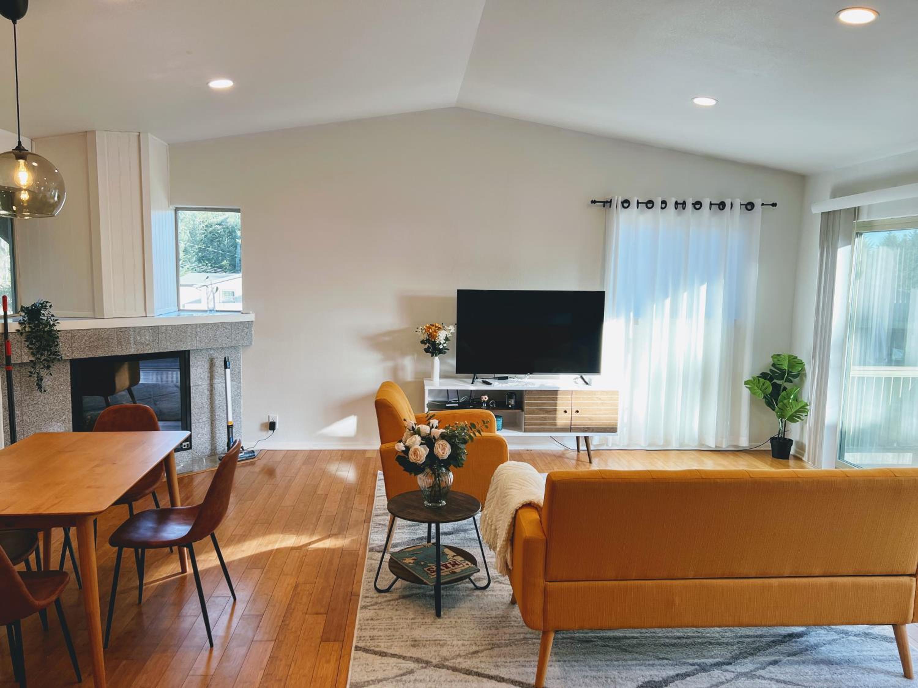 Two-Bedroom House - Photo 22
