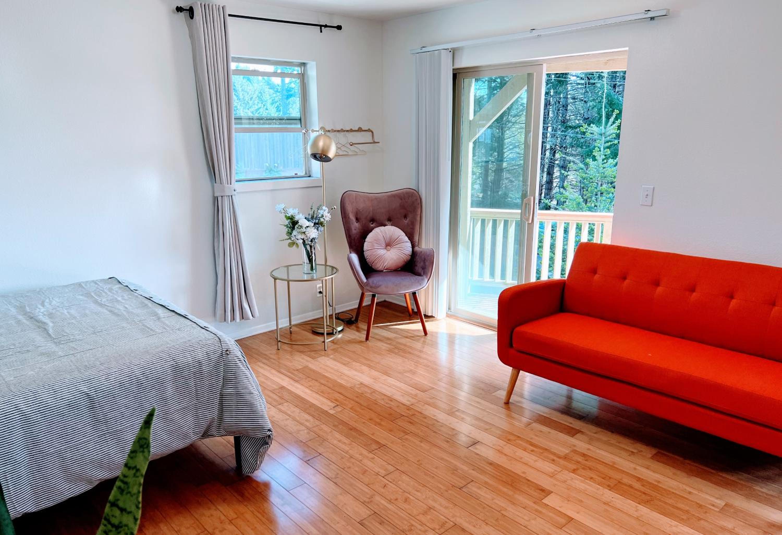 Two-Bedroom House - Photo 7