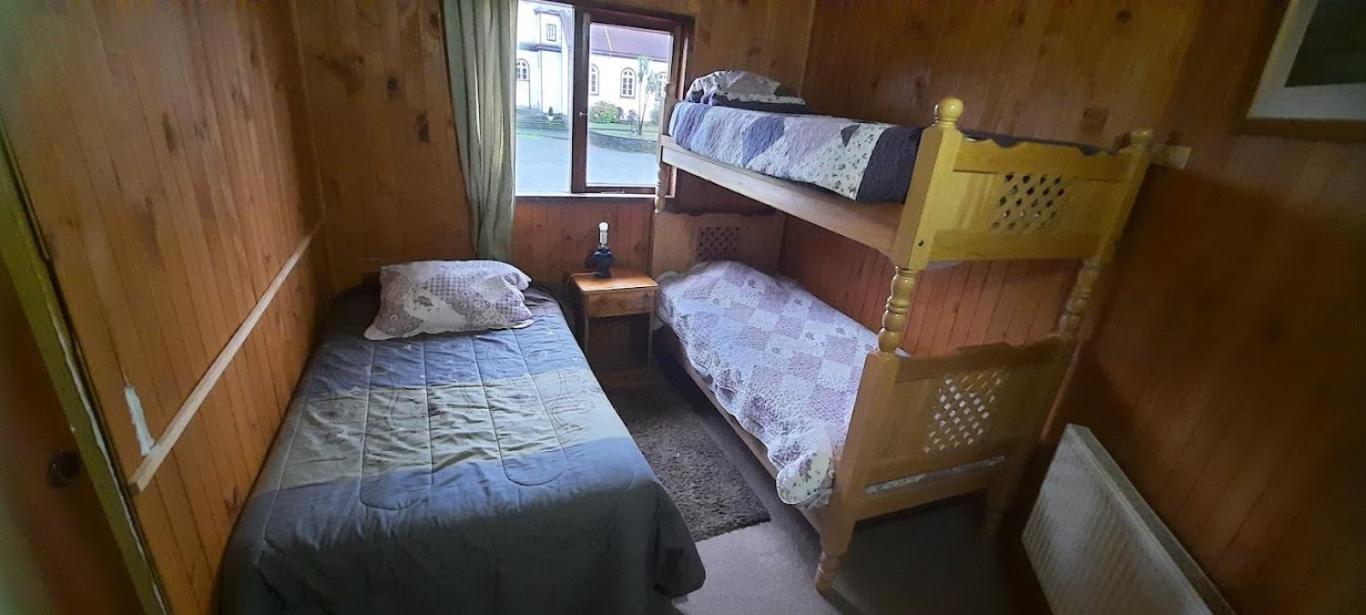 Basic Triple Room with Shared Bathroom photo 2