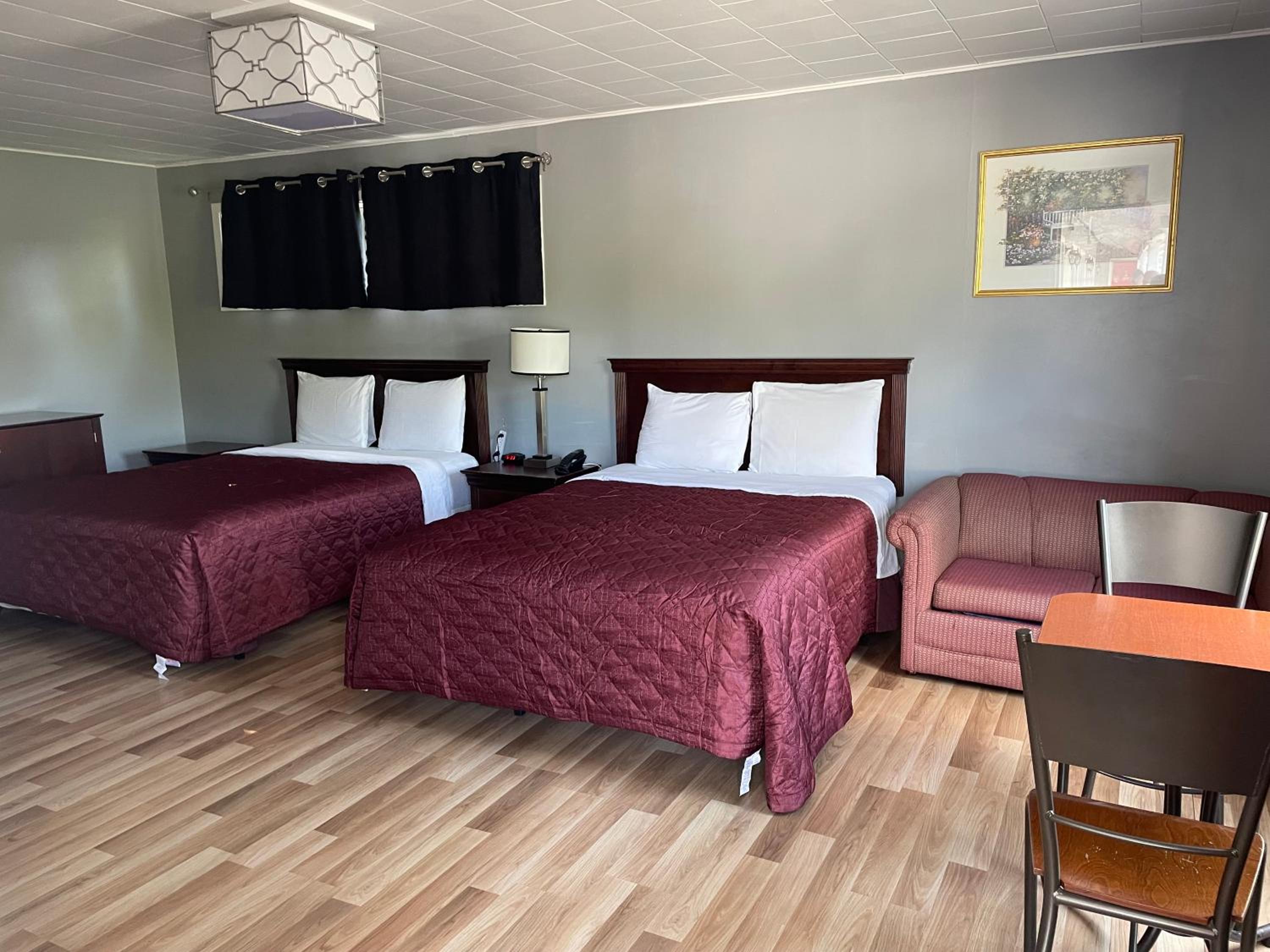 Deluxe Triple Room - Photo 9
