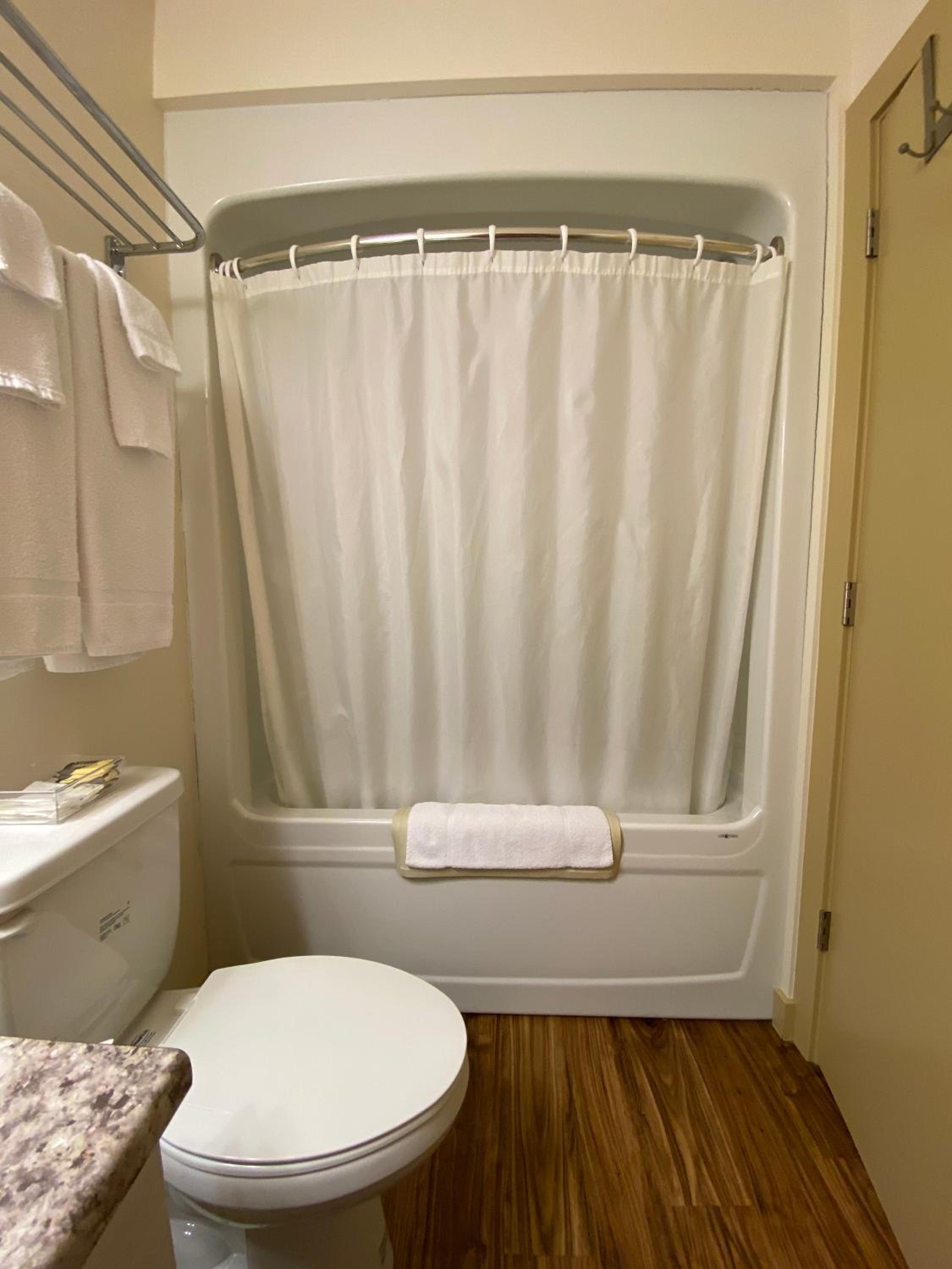 Queen Room - Photo 5