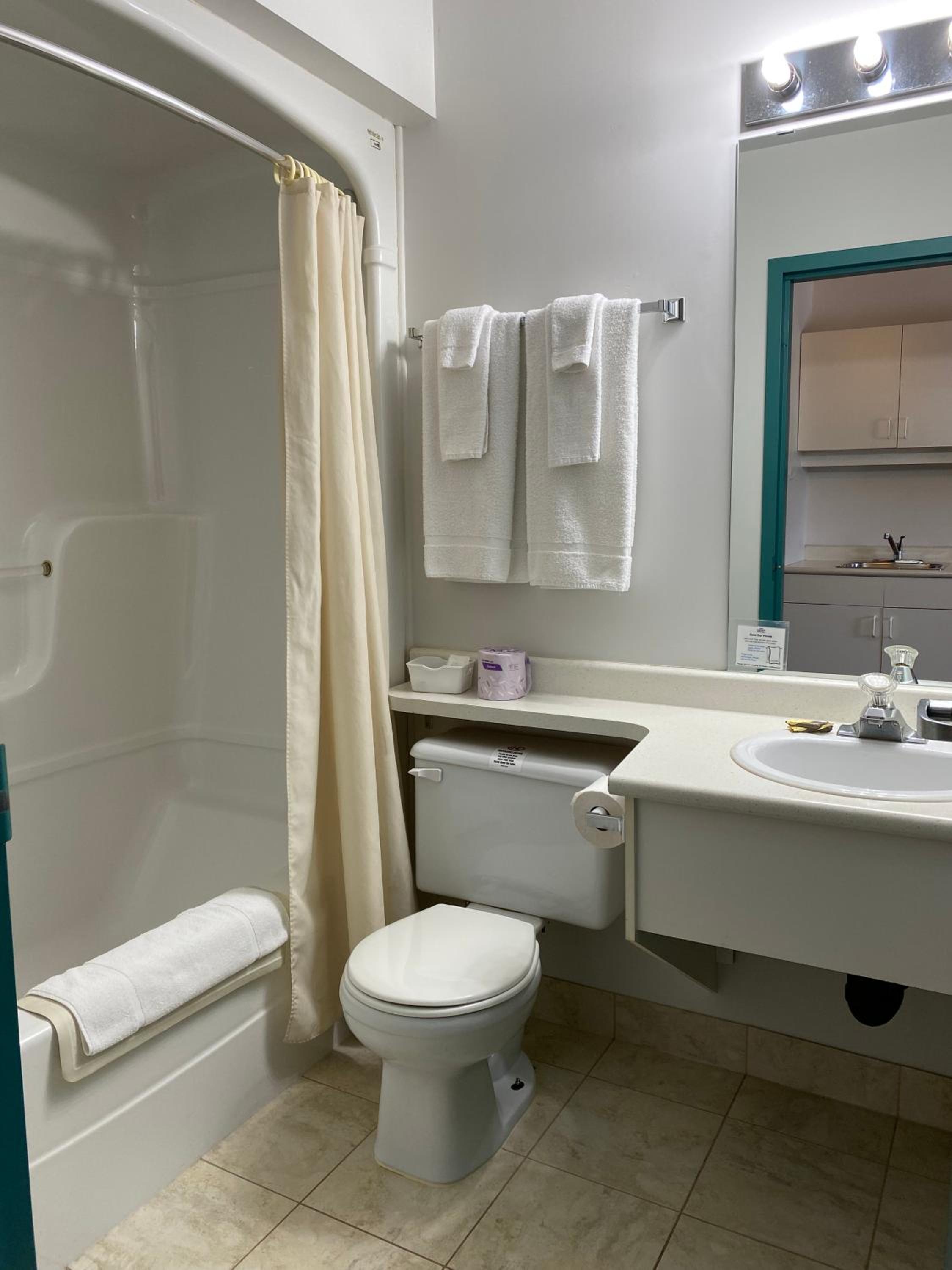Superior Queen Room - Photo 8