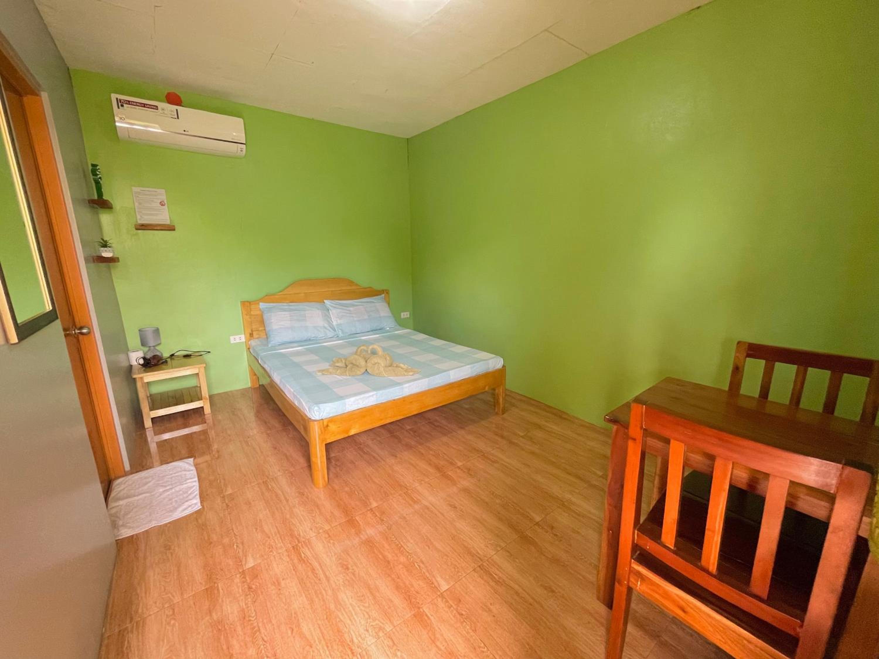 Deluxe Queen Room