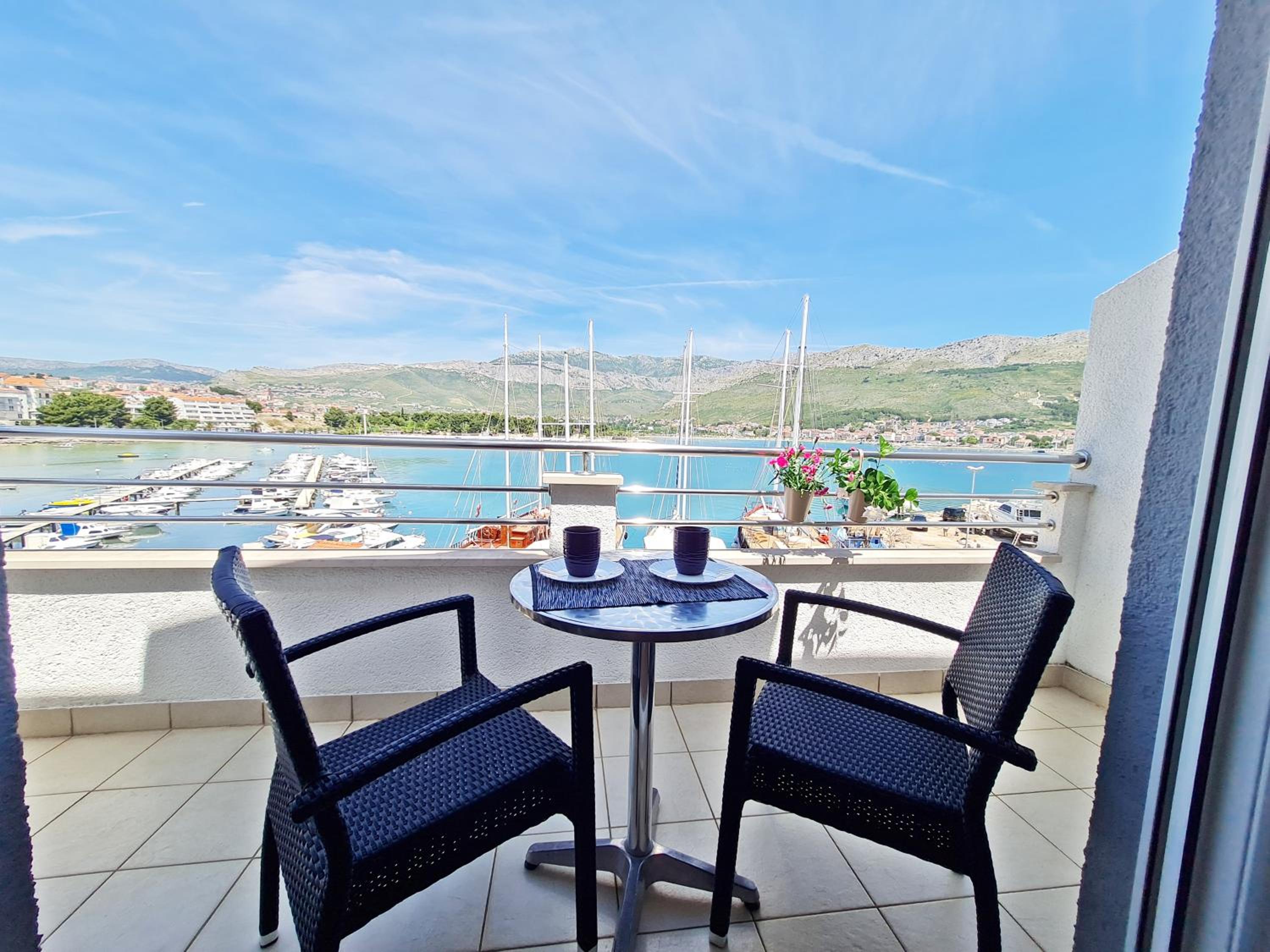 Comfort Studio with Balcony and Sea View photo 2