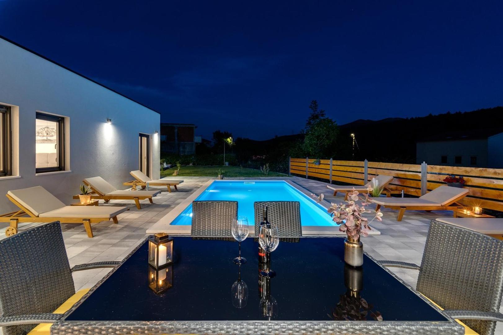 Villa with Private Pool photo 3