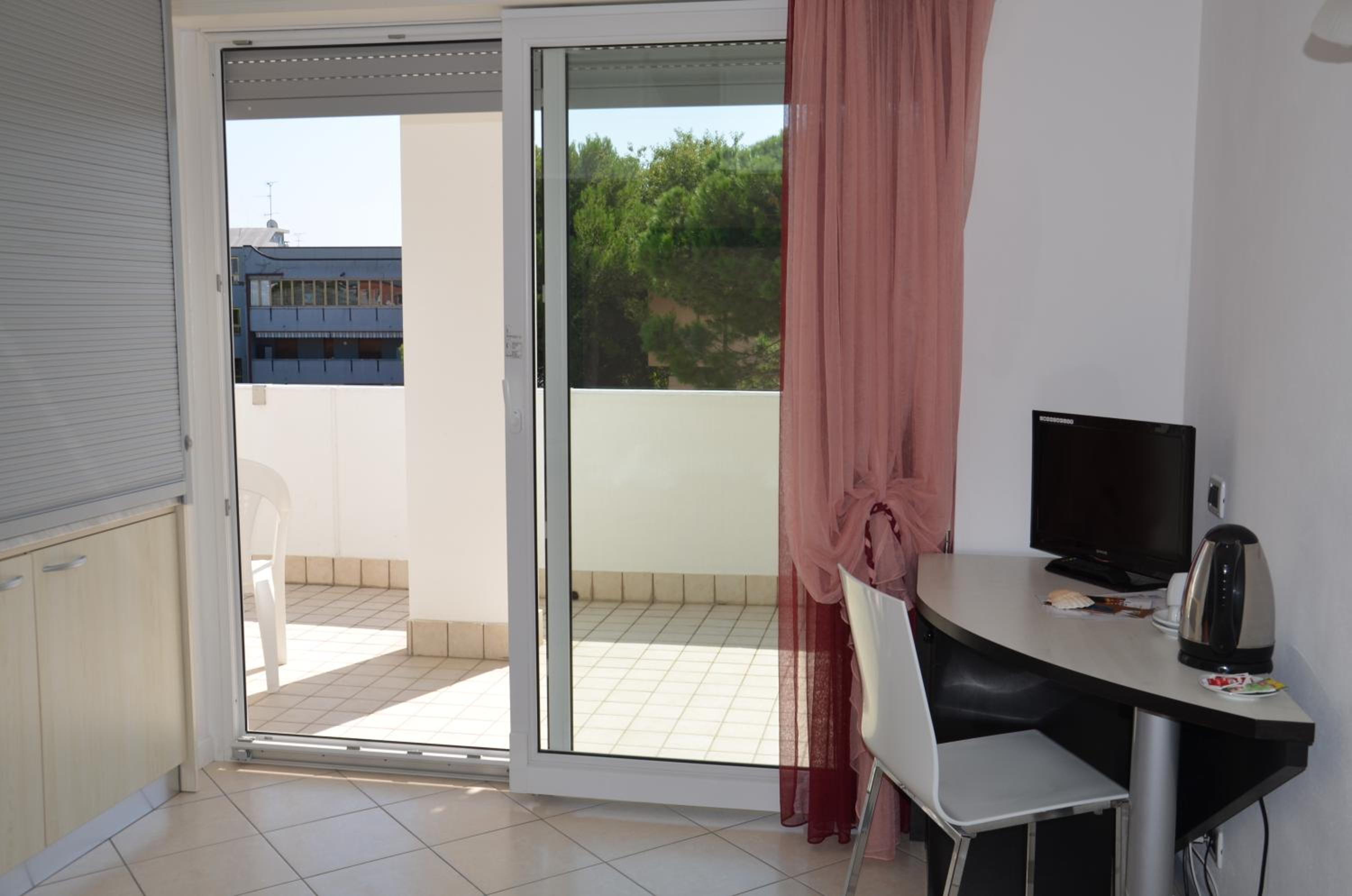 Large Single Room photo 2