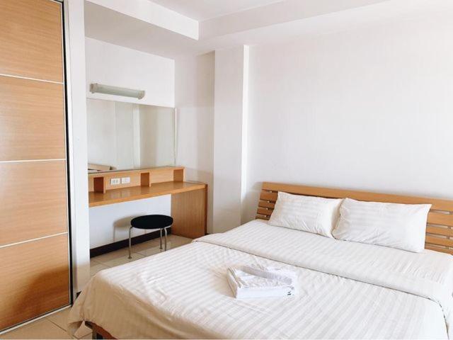 One-Bedroom Apartment - Photo 4