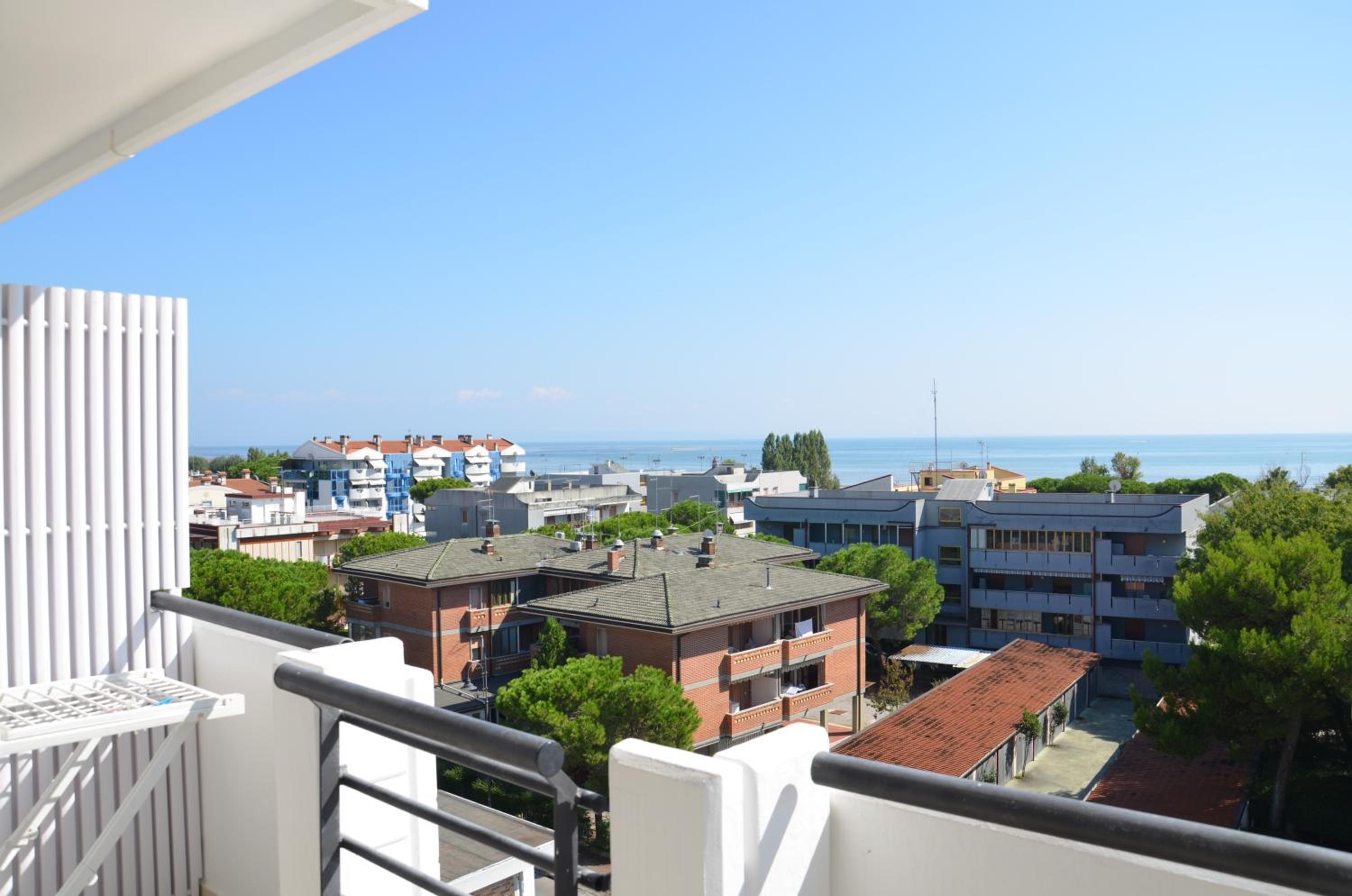 Suite with View - Photo 9