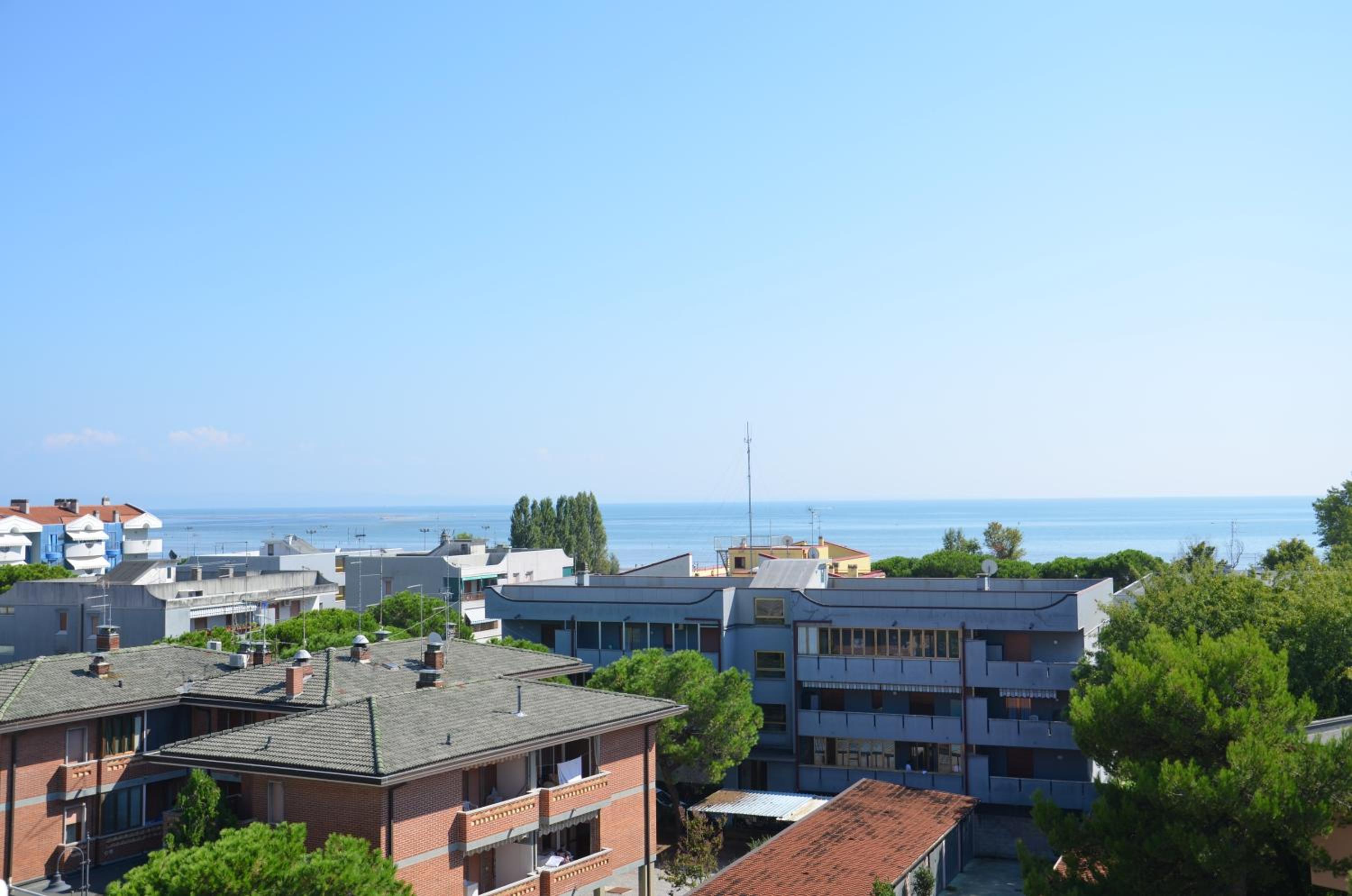 Suite with View - Photo 10