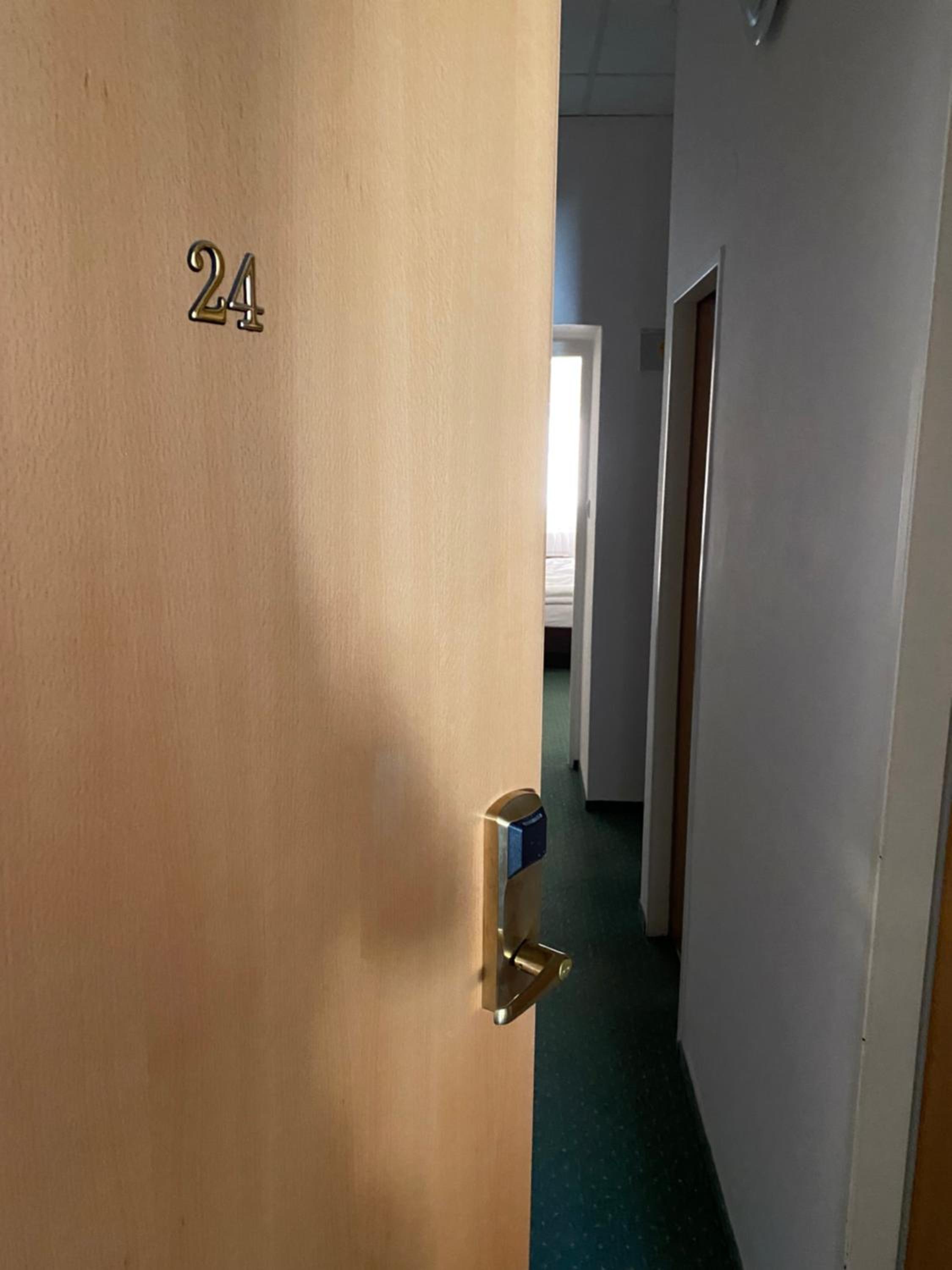 Double or Twin Room - Photo 16