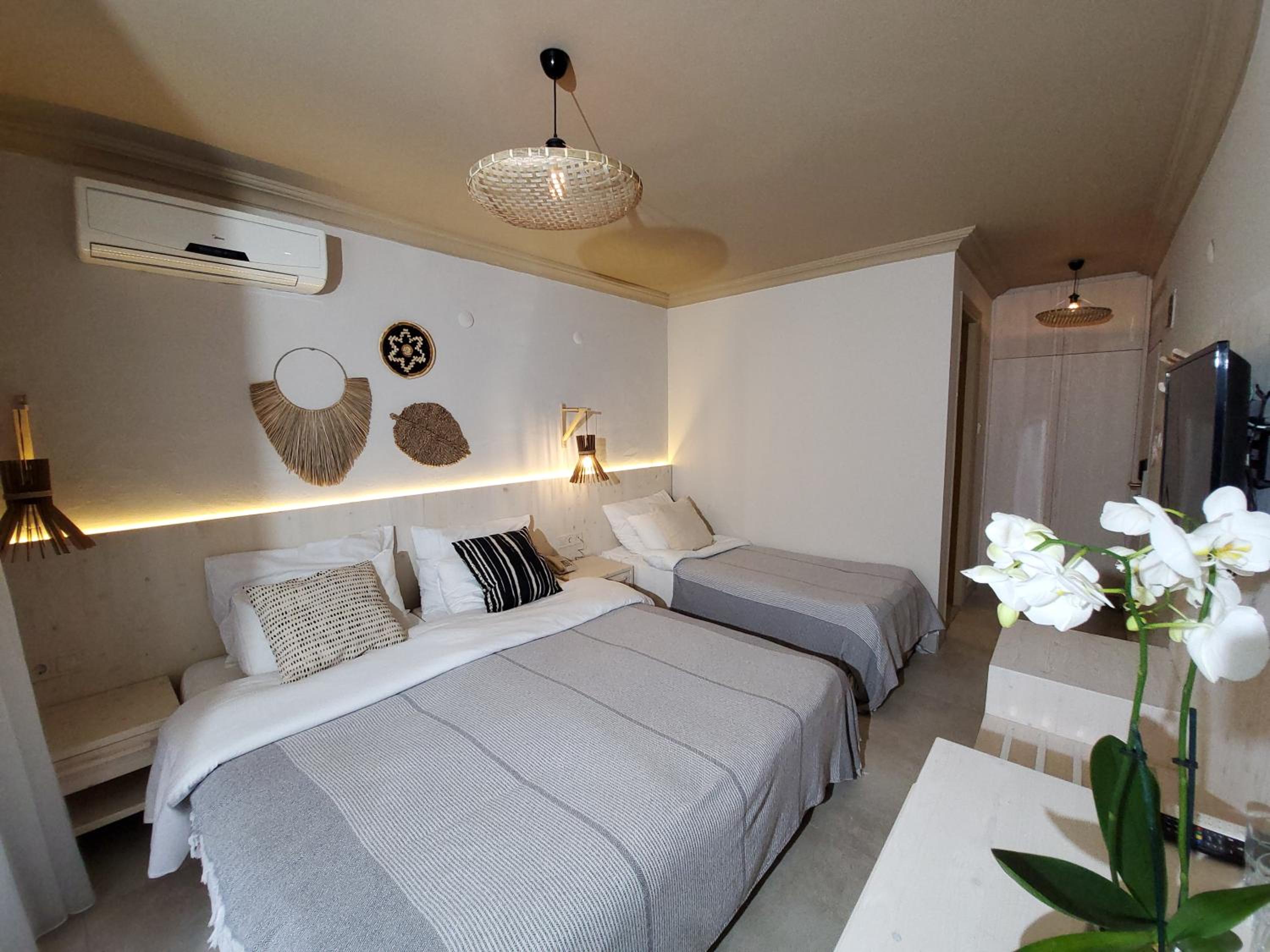 Double or Twin Room - Photo 3