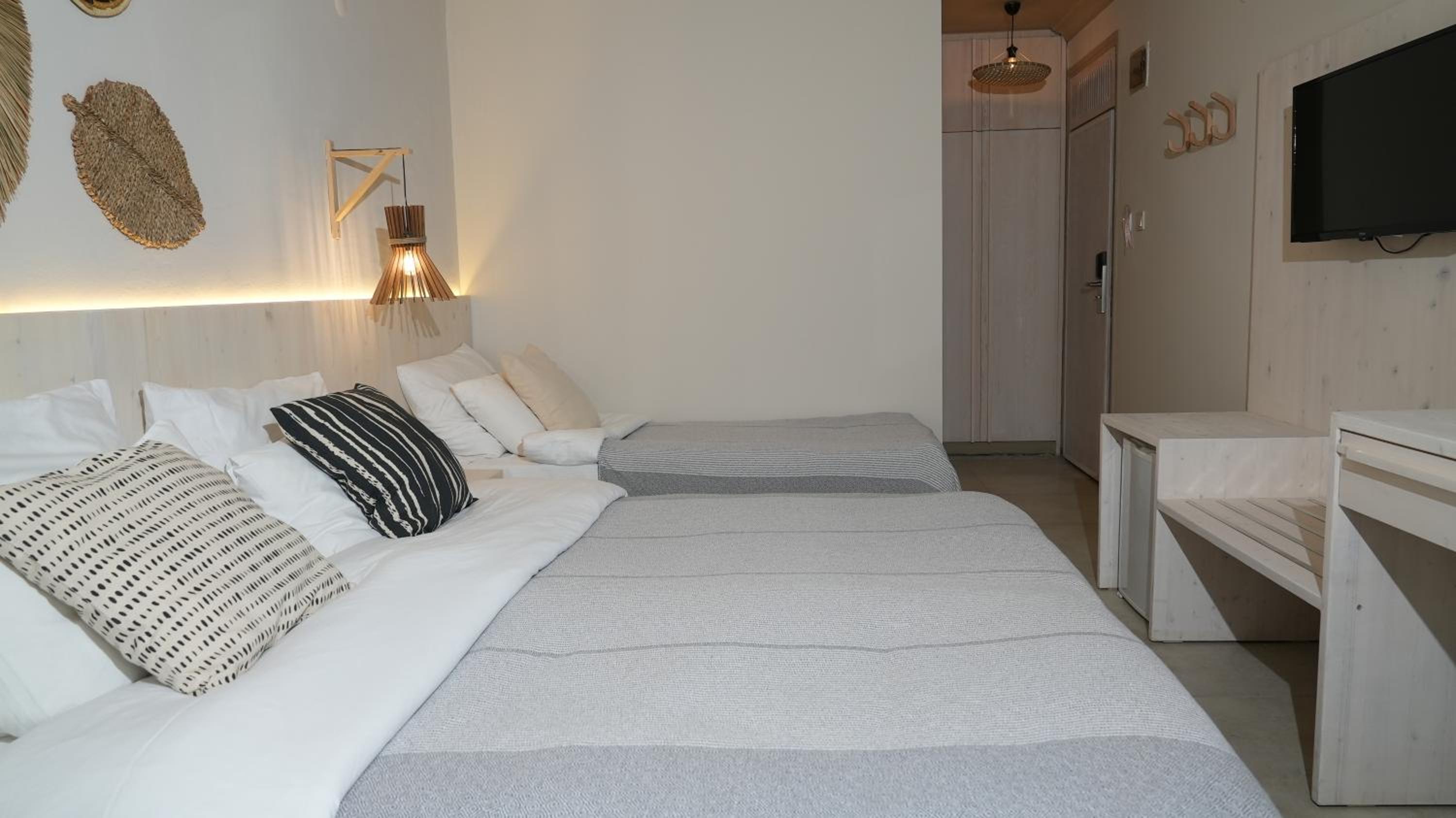 Double or Twin Room - Photo 4