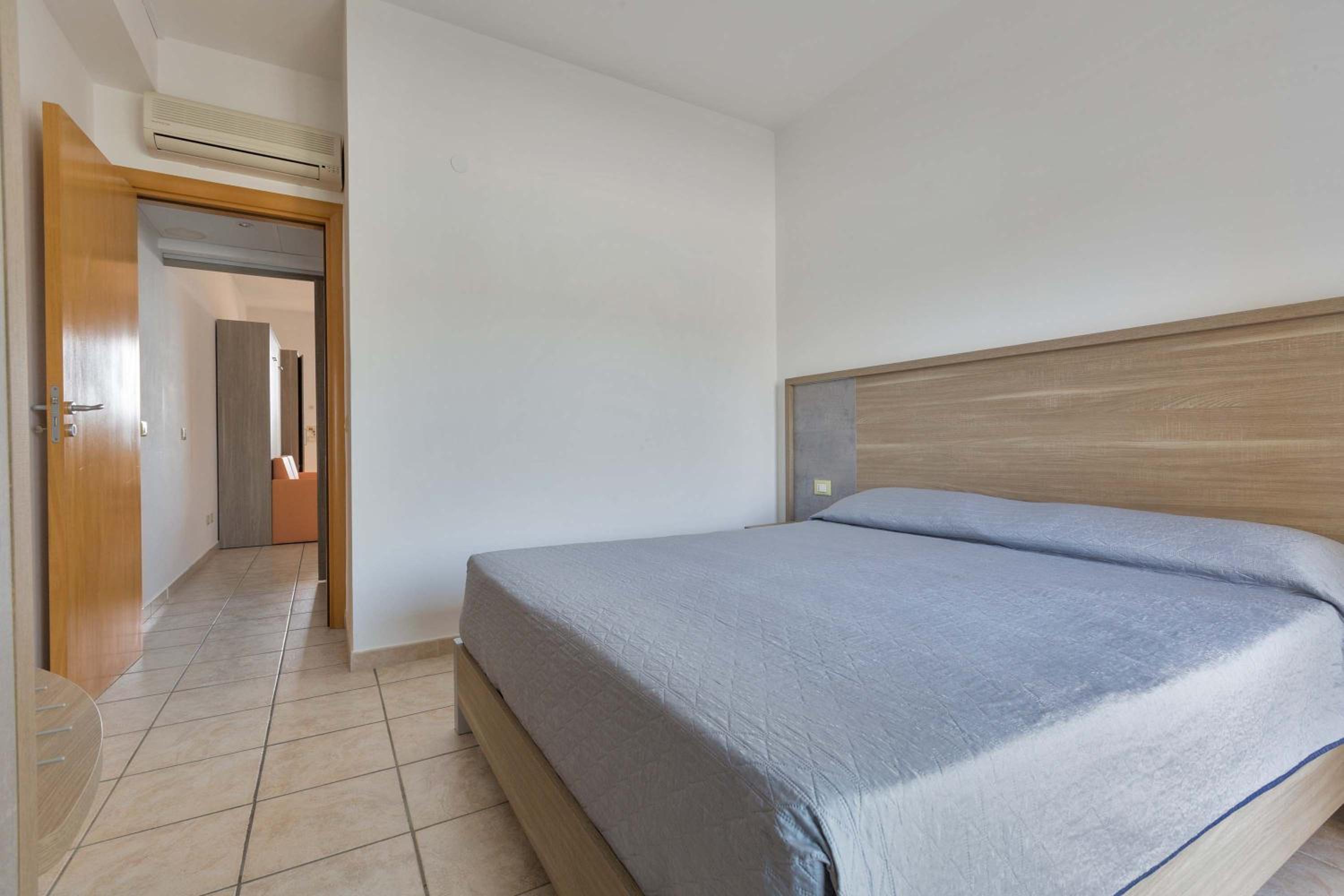One-Bedroom Apartment with Sea View photo 1