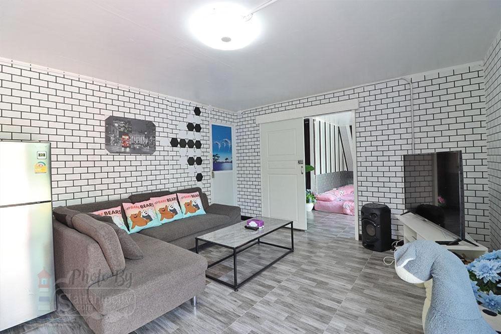 Two-Bedroom House - Photo 29