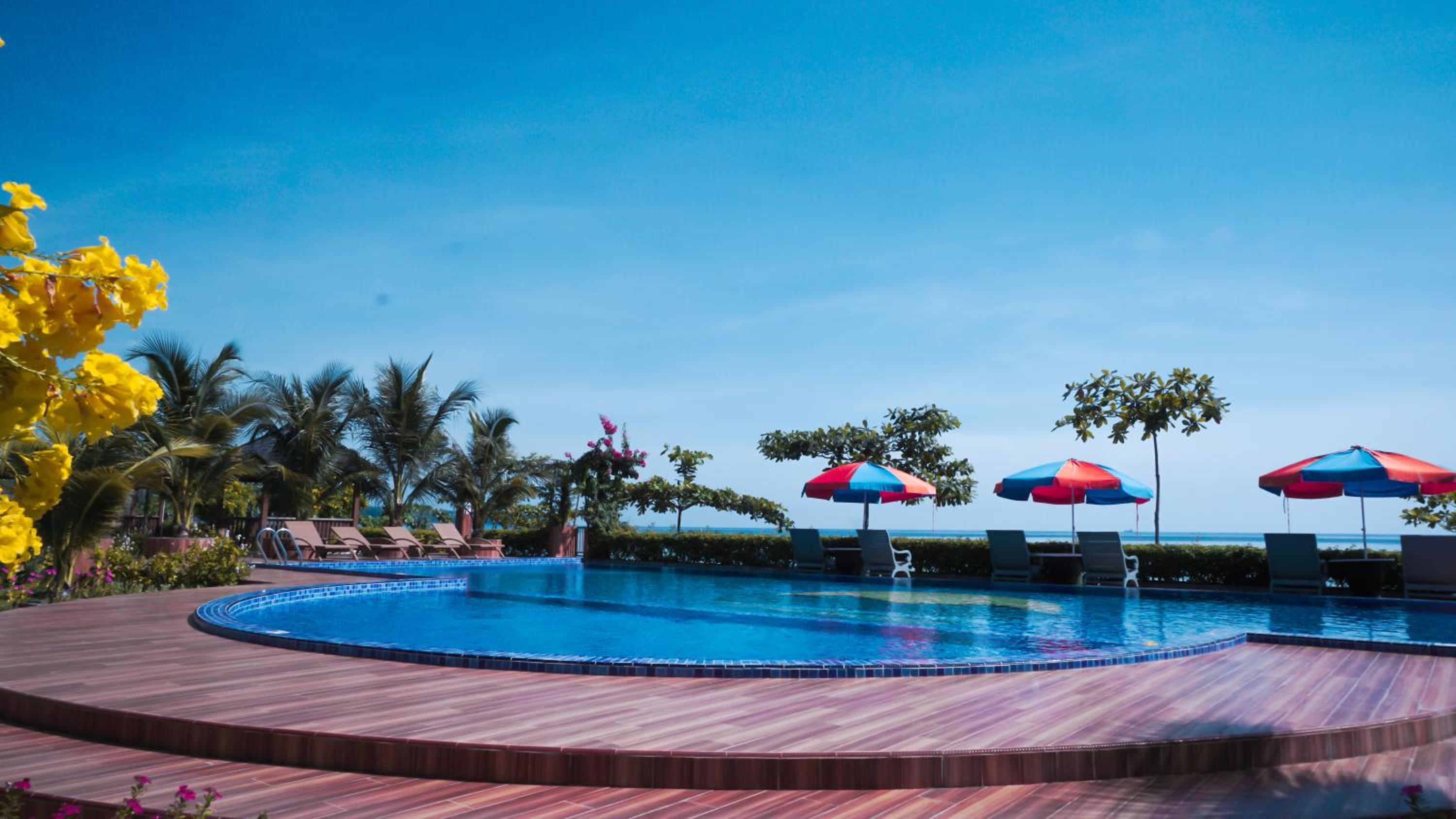 Deluxe Double or Twin Room with Sea View - Photo 11