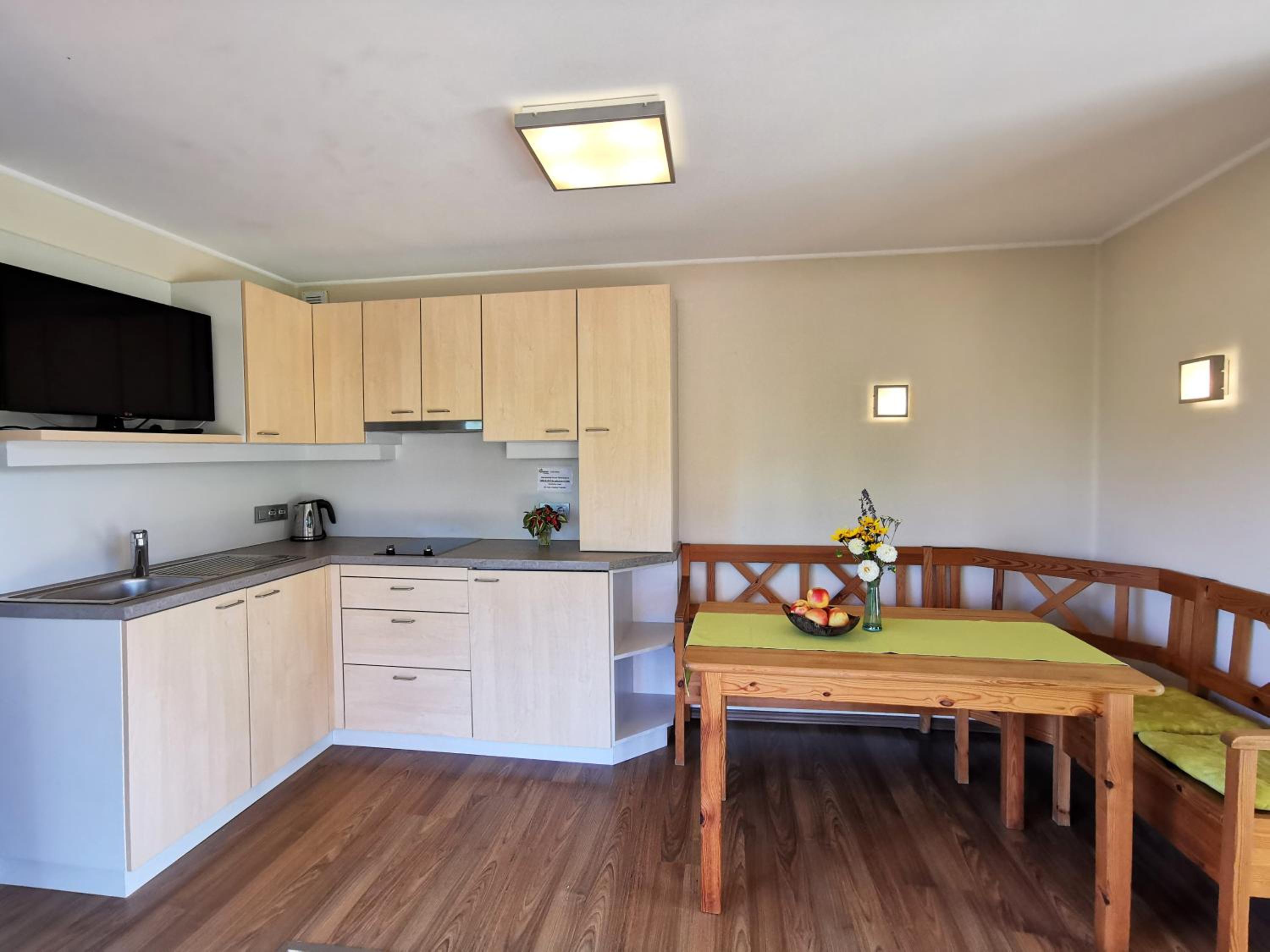Mobile Home photo 3