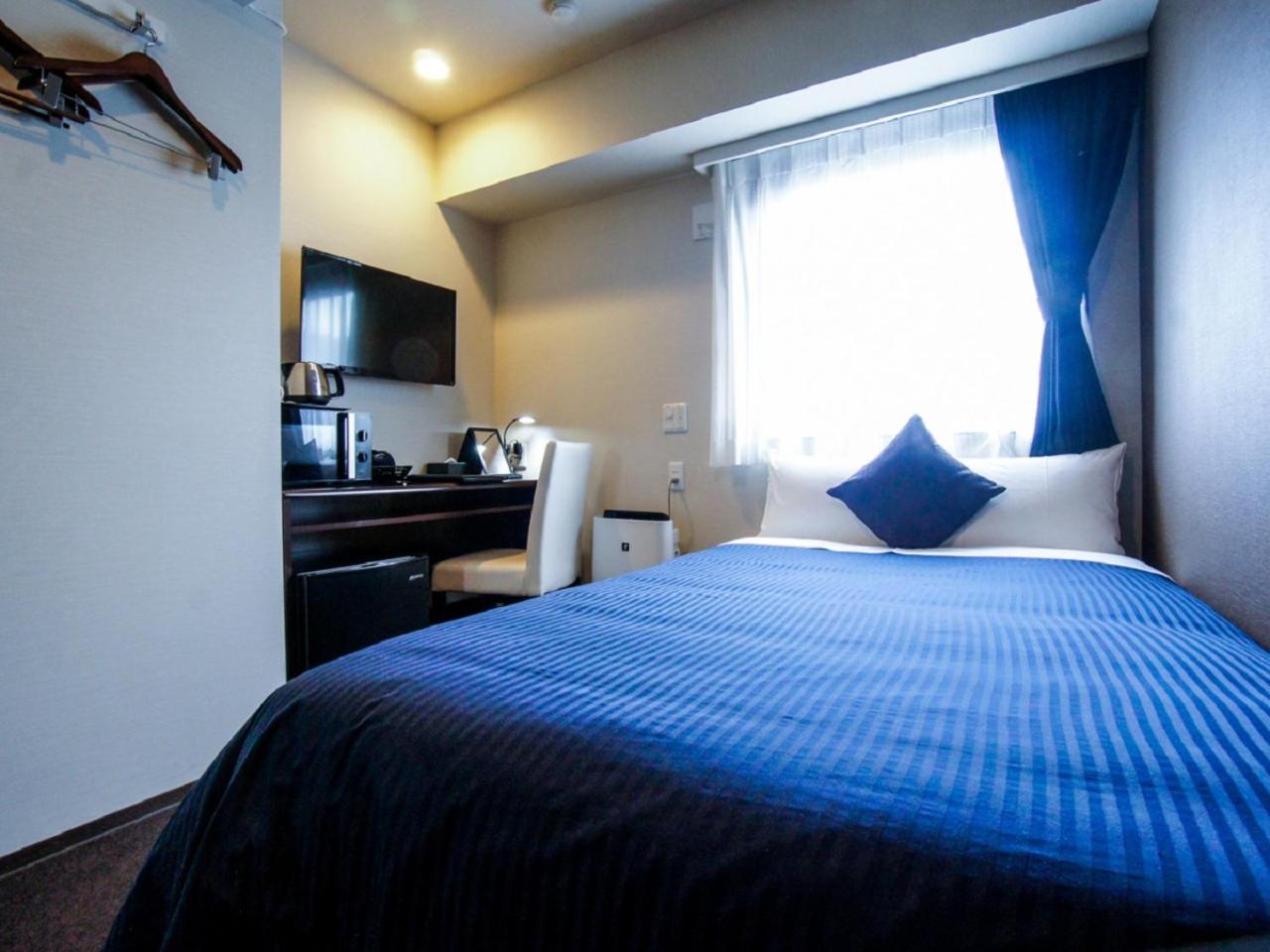  Double Room with Small Double Bed - Smoking photo 3