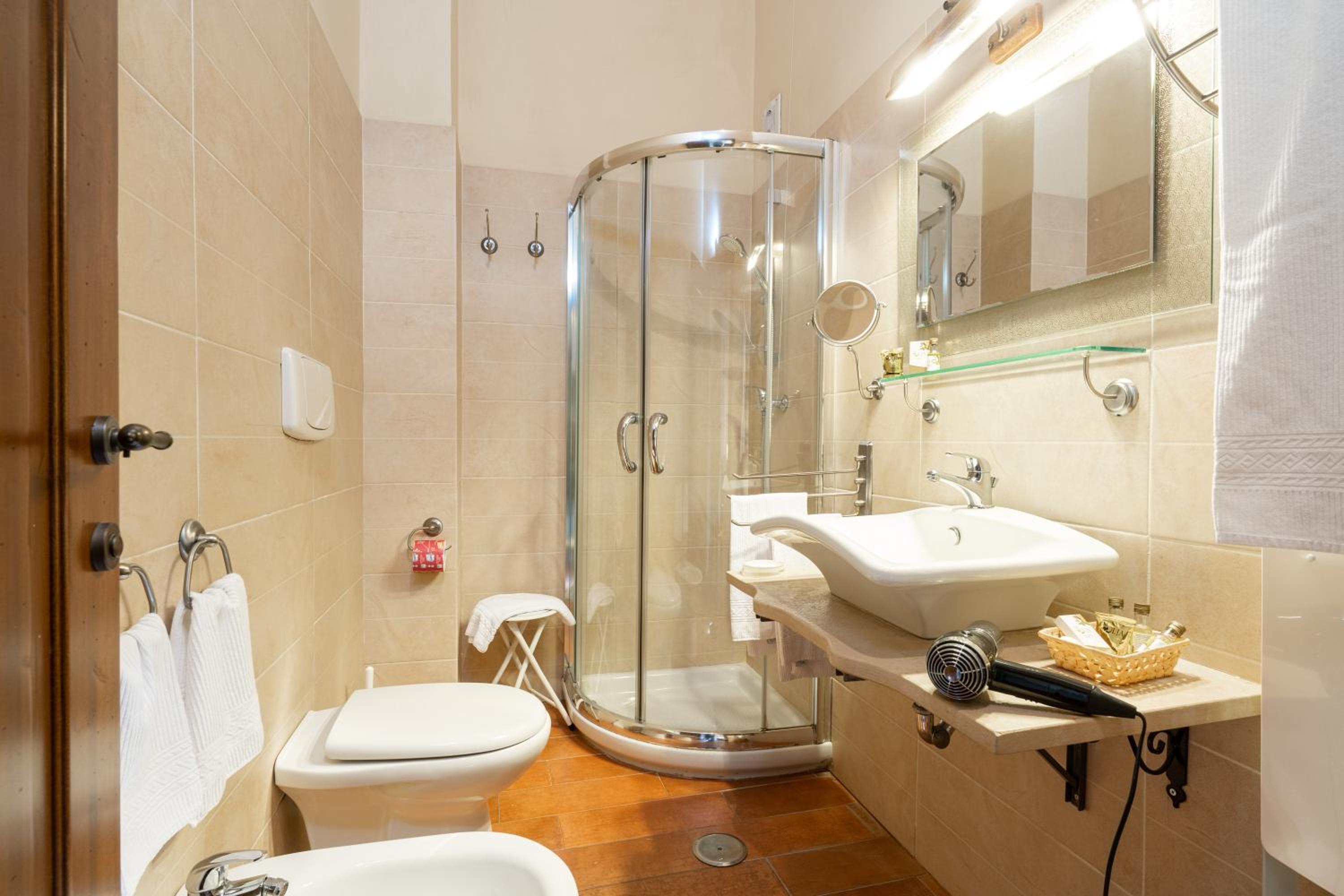 Superior One-Bedroom Apartment - Photo 25