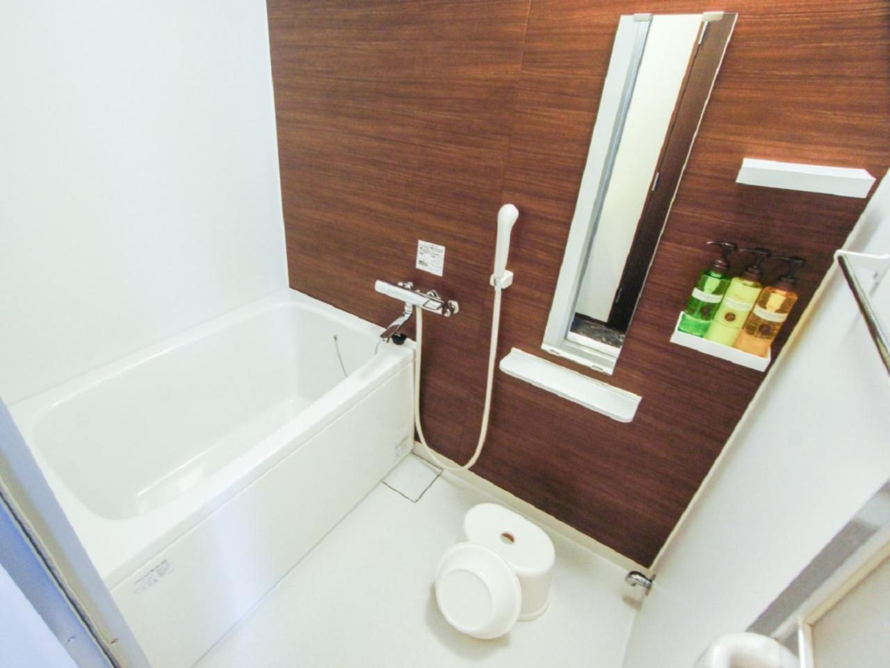 Twin Room - Non-Smoking photo 3