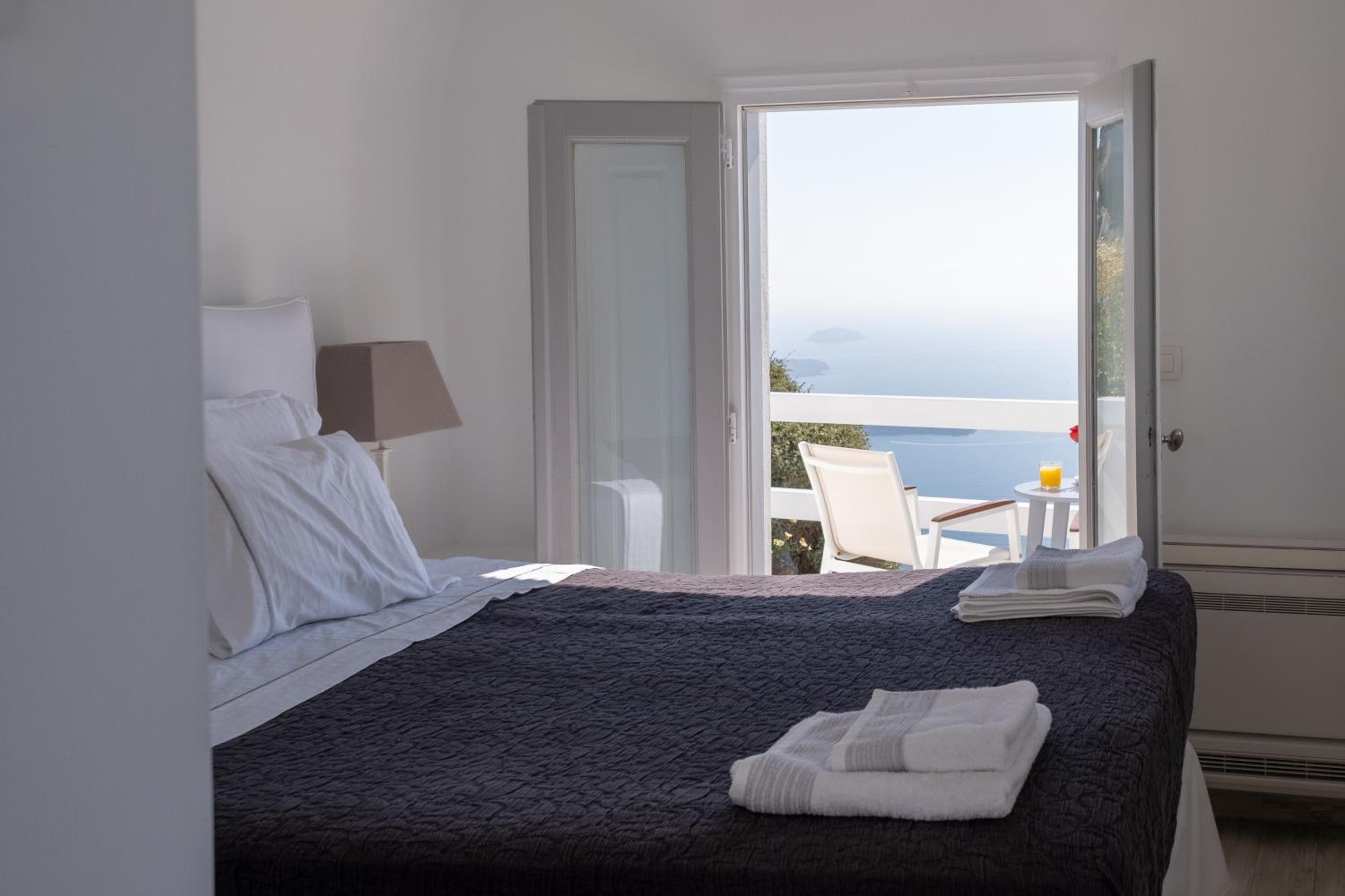 Junior Suite with Outdoor Hot Tub & Caldera View