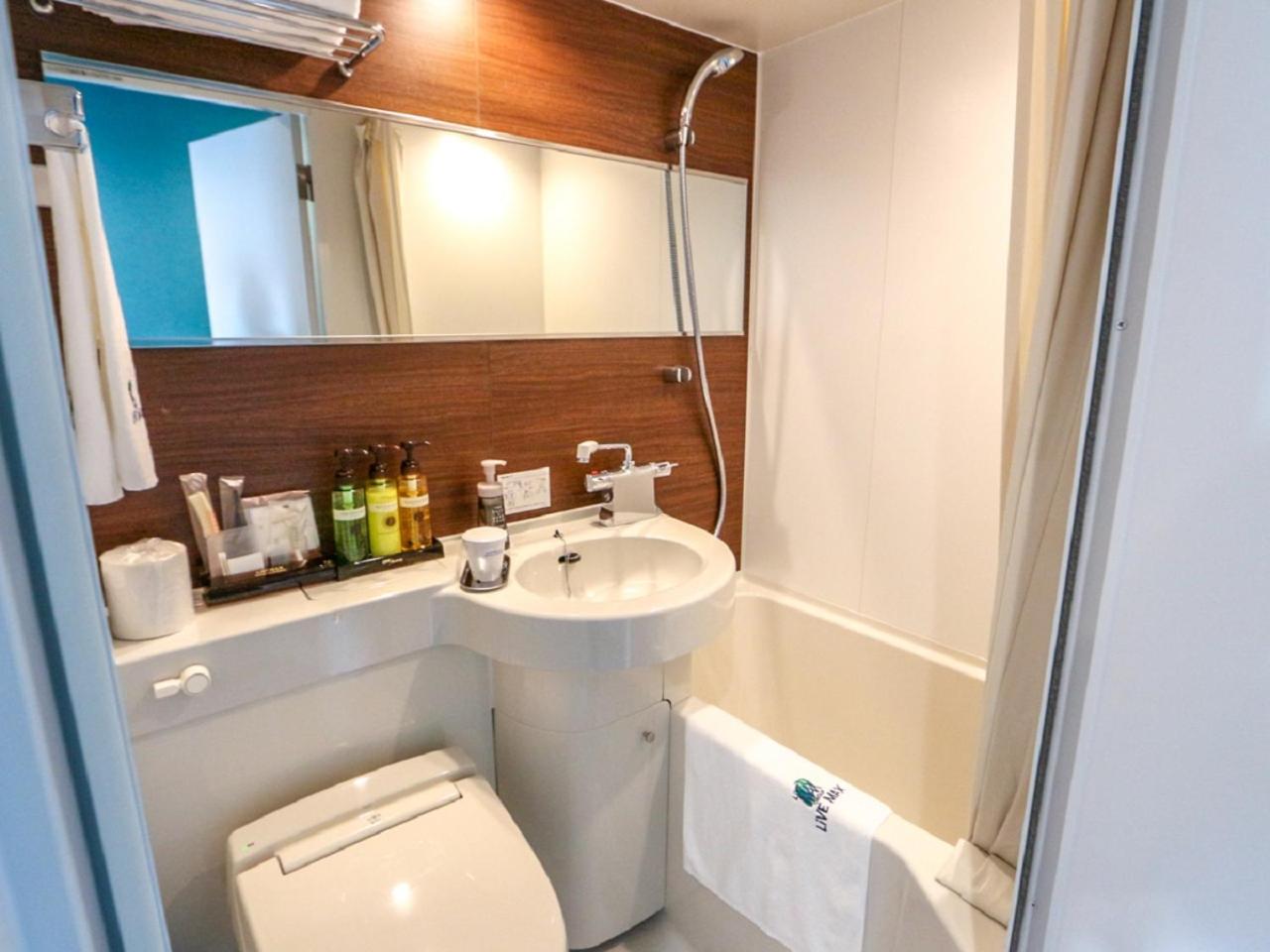 Double Room with Small Double Bed - Smoking - Photo 2