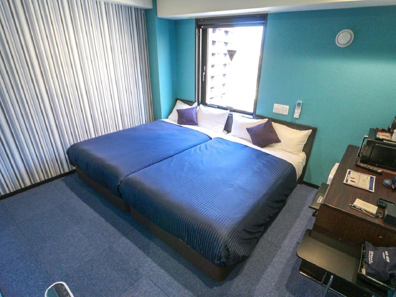 Twin Room - Smoking - Photo 4